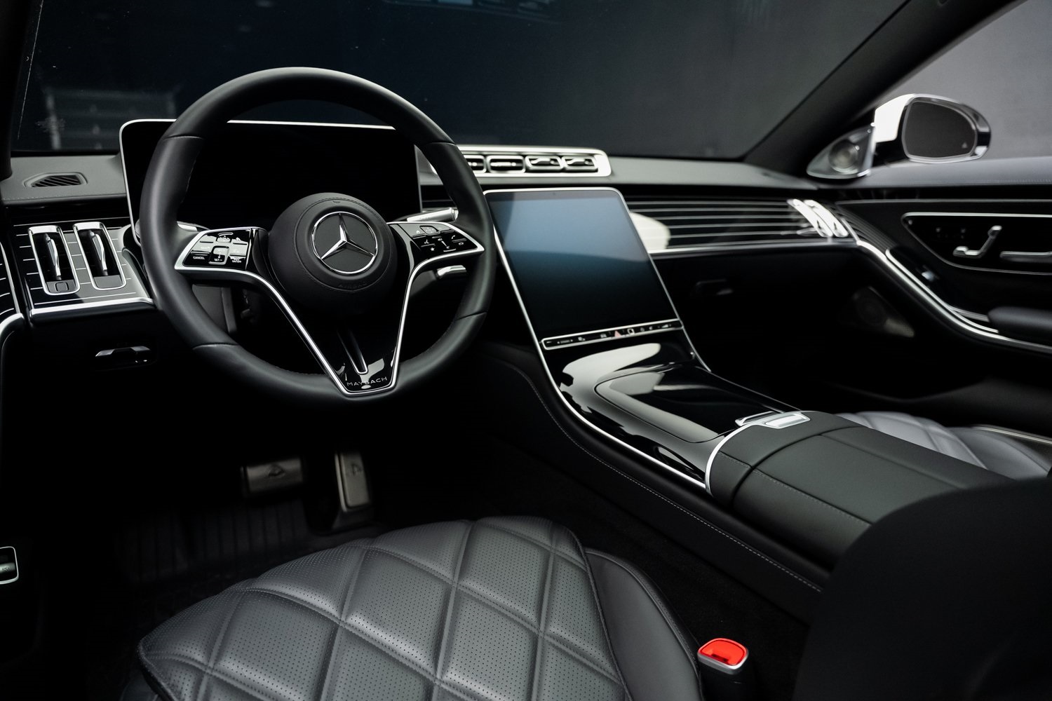 2023 Mercedes Benz S Maybach 580 photo 2