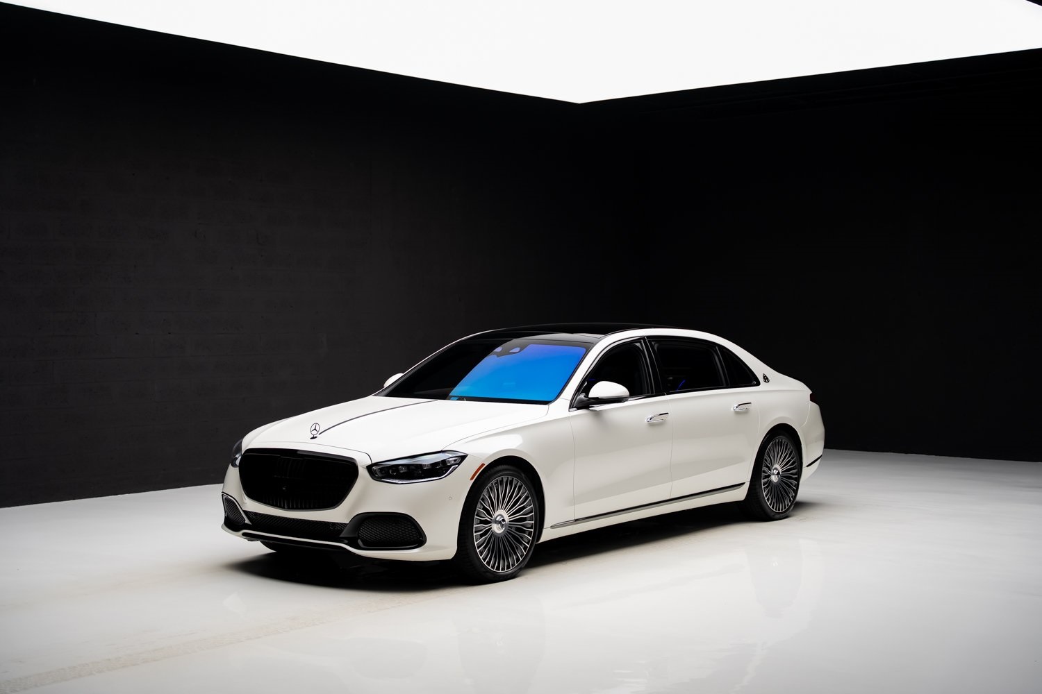 2023 Mercedes Benz S Maybach 580 photo 3
