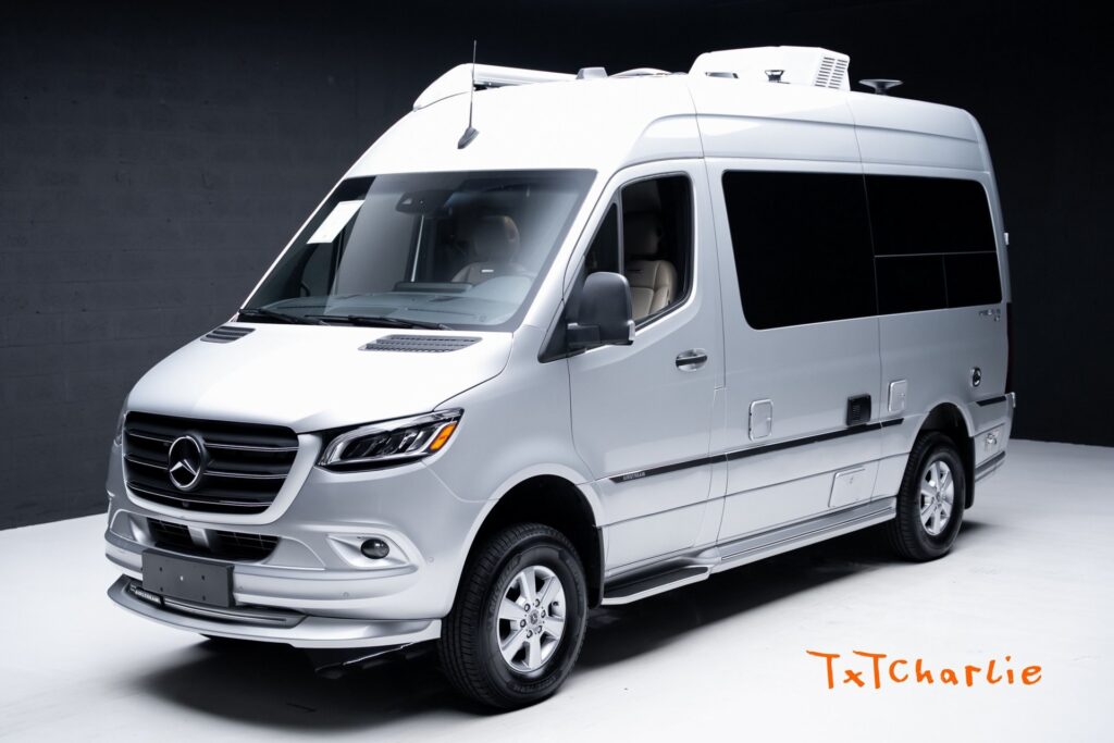 2022 Mercedes-Benz Sprinter Cargo Van Base's photo