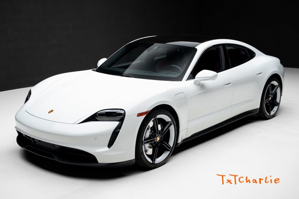 2023 Porsche Taycan Base's photo