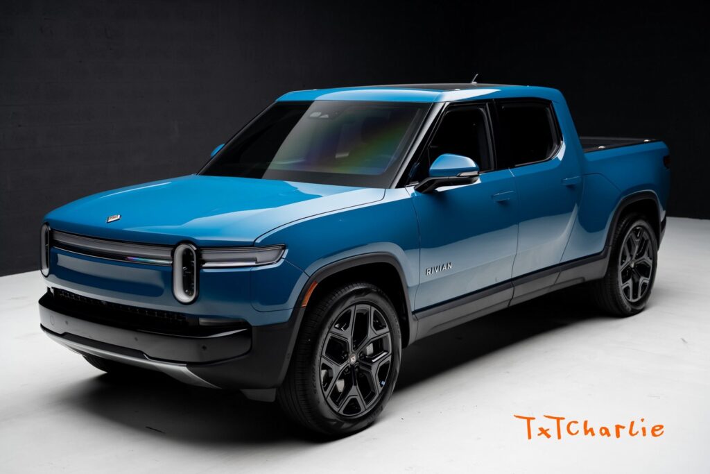 2025 Rivian R1T Adventure's photo