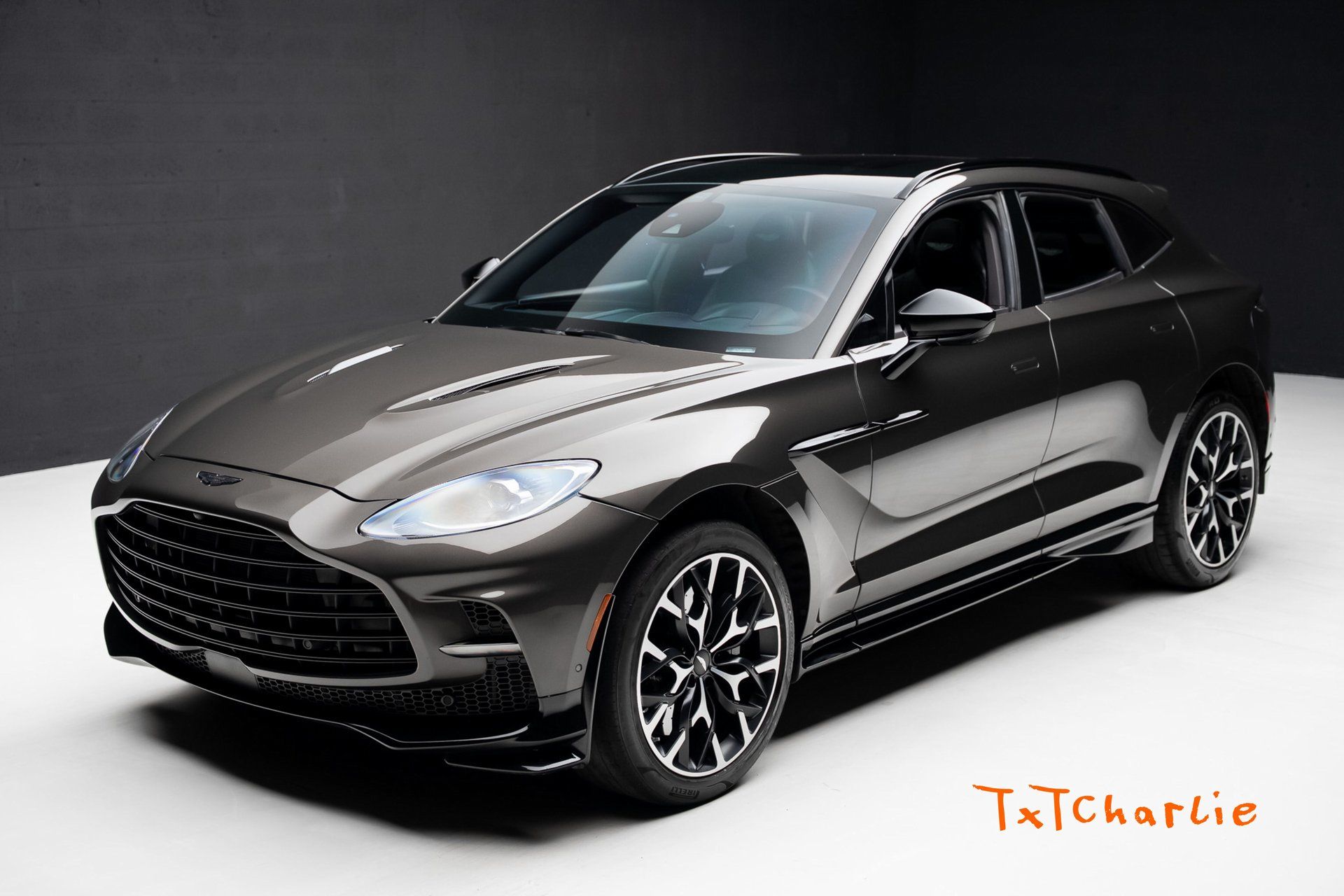 2023 Aston Martin DBX 707