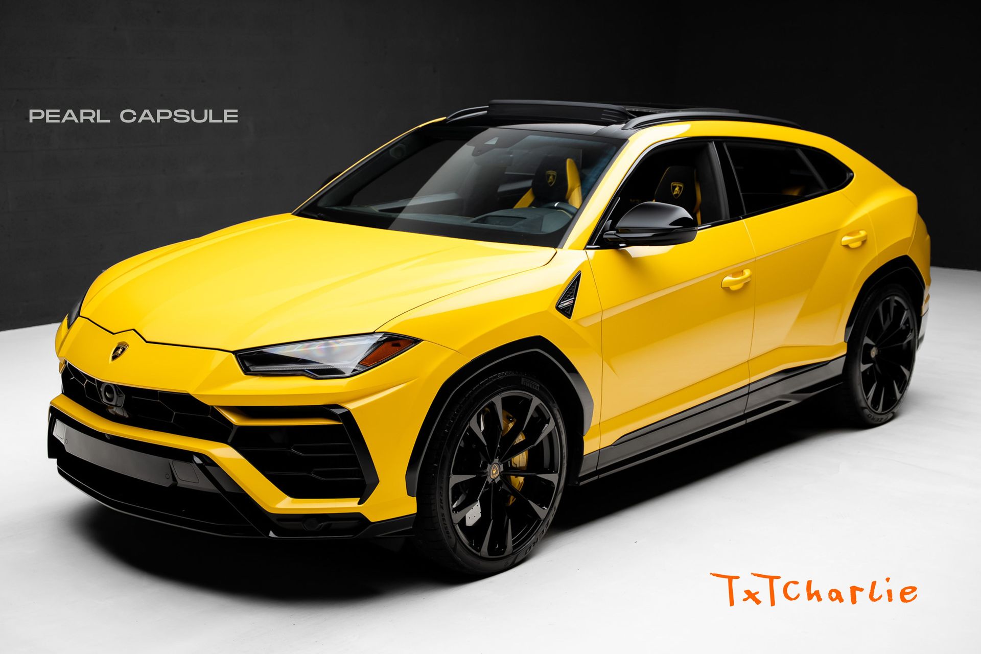 2021 Lamborghini Urus 4.0 V8 Pearl Capsule's photo
