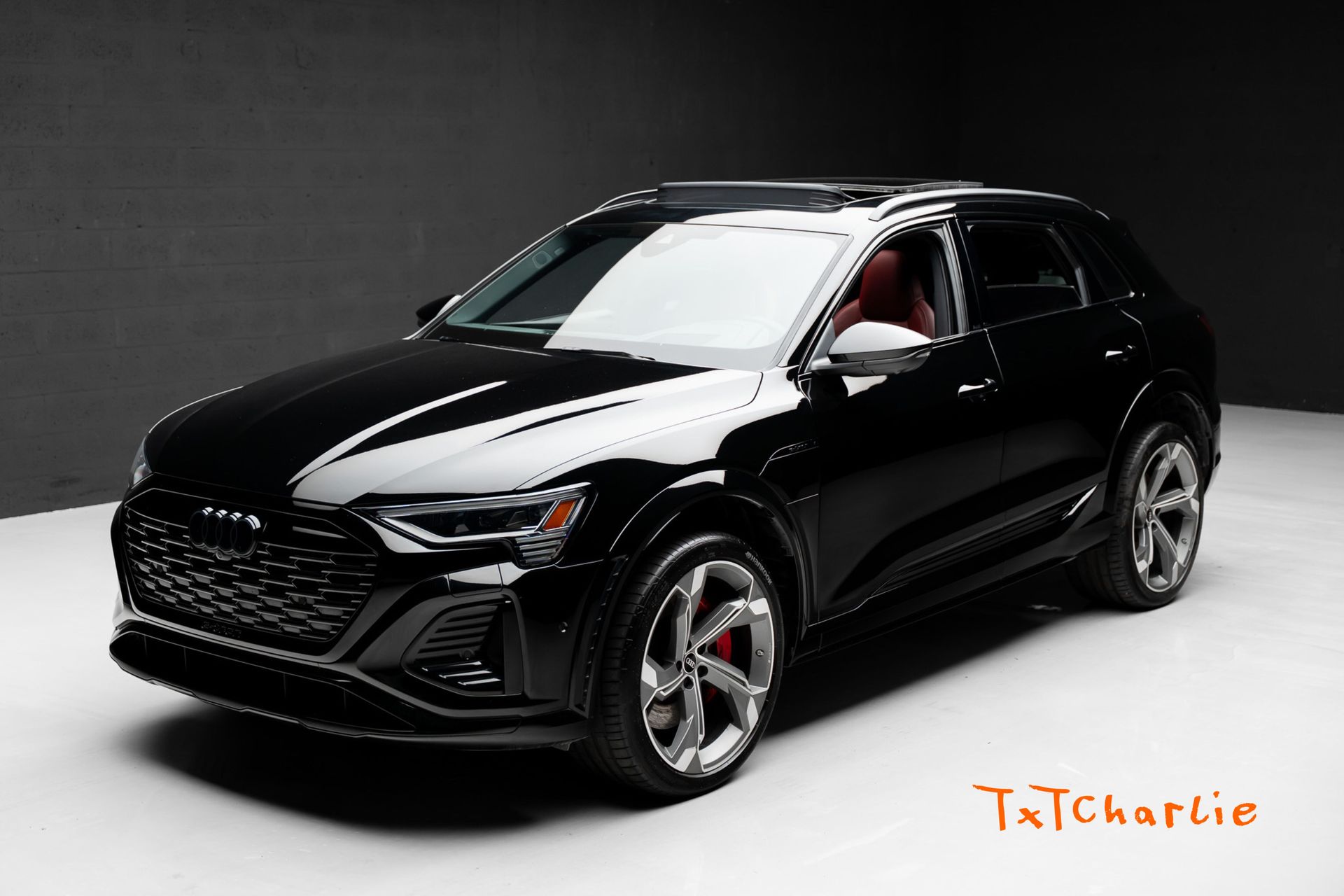 2024 Audi SQ8 e-tron 114 kWh Prestige quattro's photo