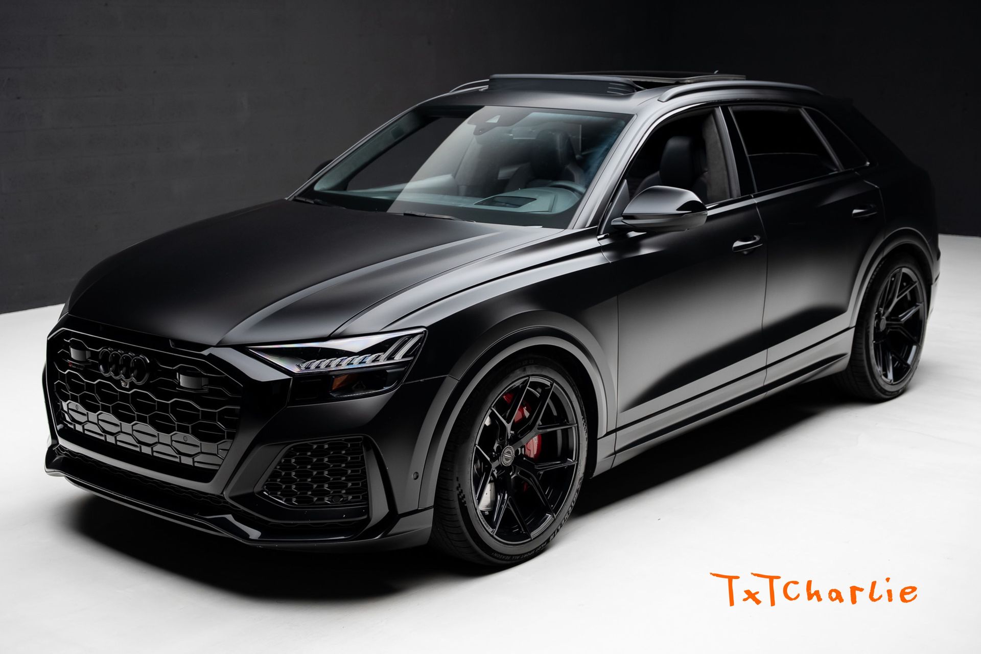 2021 Audi RS Q8 -'s photo