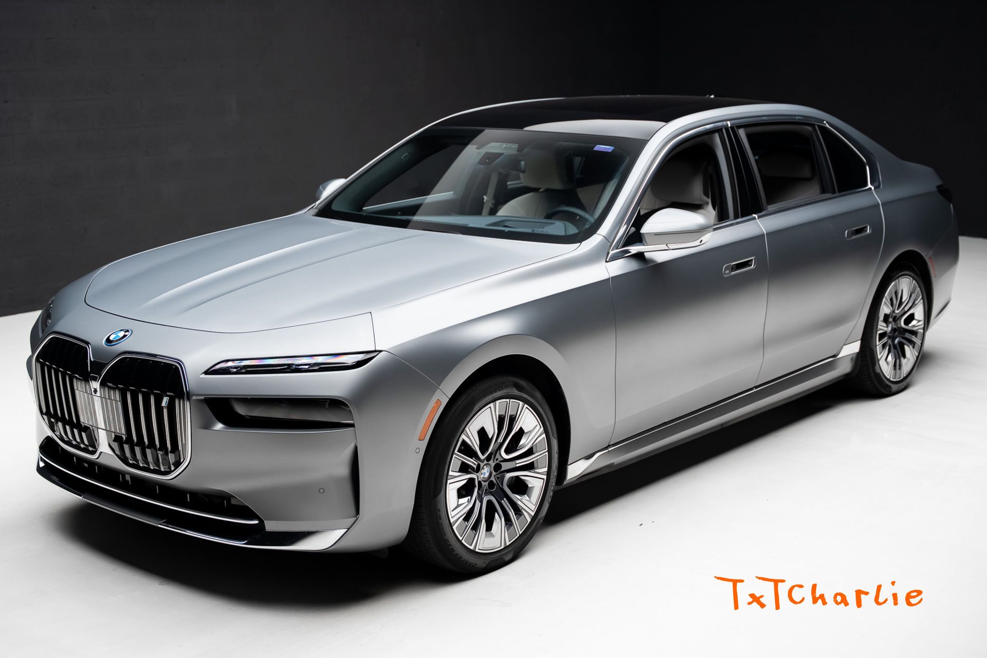 2023 BMW i7 xDrive60's photo