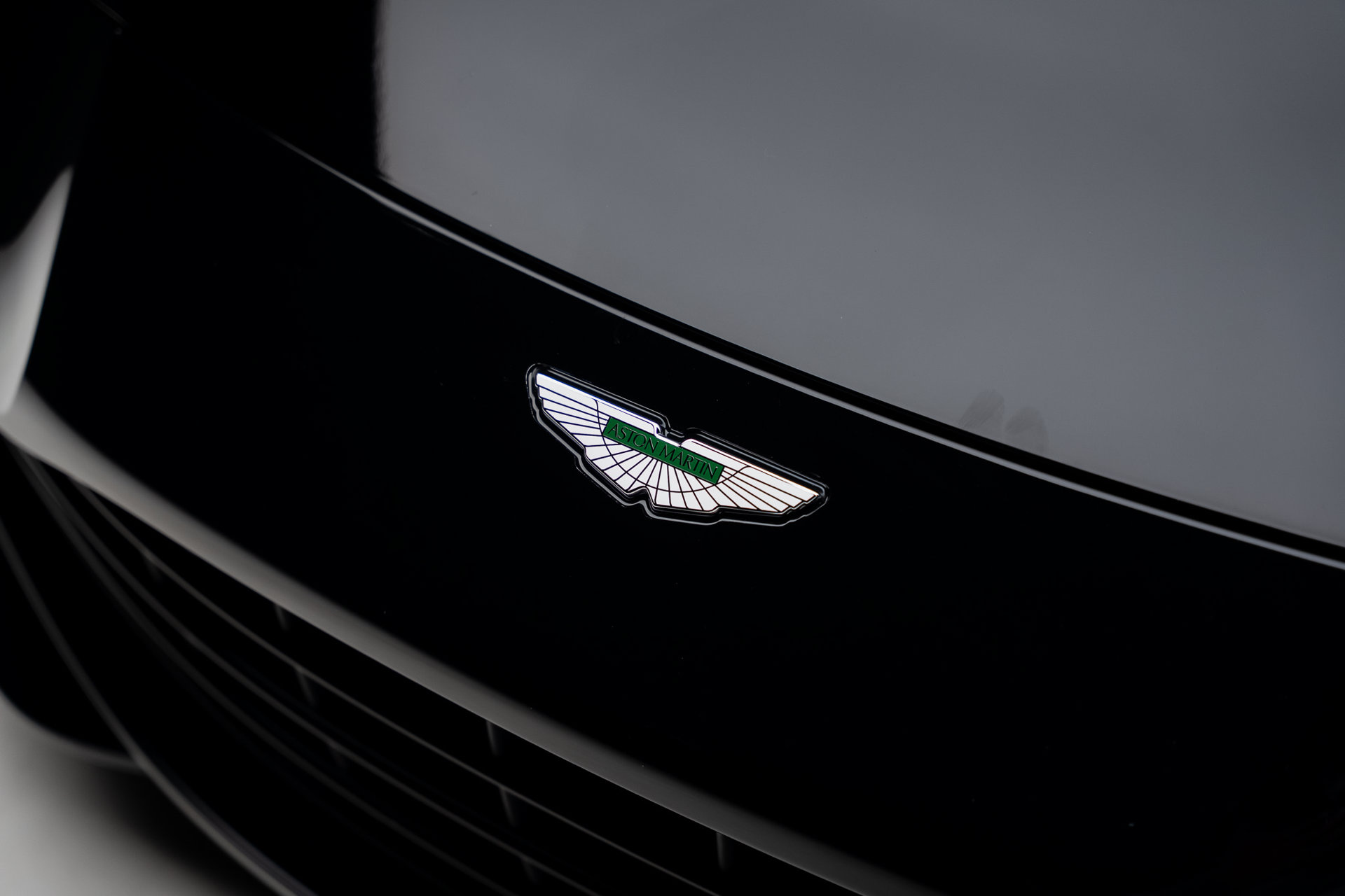 2022 Aston Martin Vantage