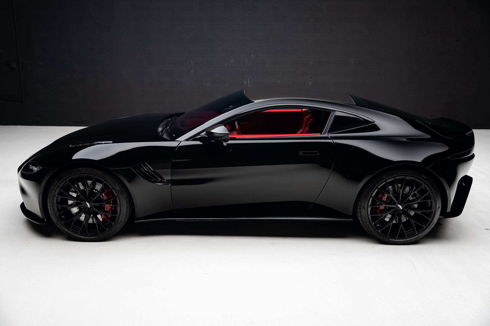 2022 Aston Martin Vantage