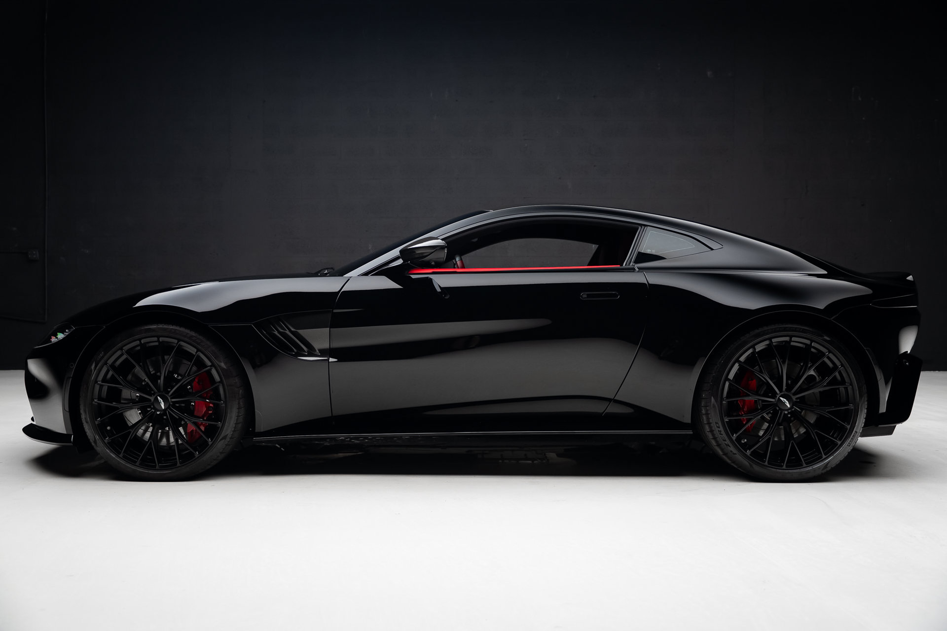 2022 Aston Martin Vantage
