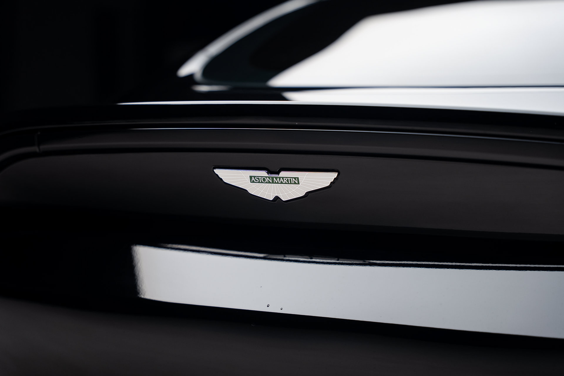 2022 Aston Martin Vantage
