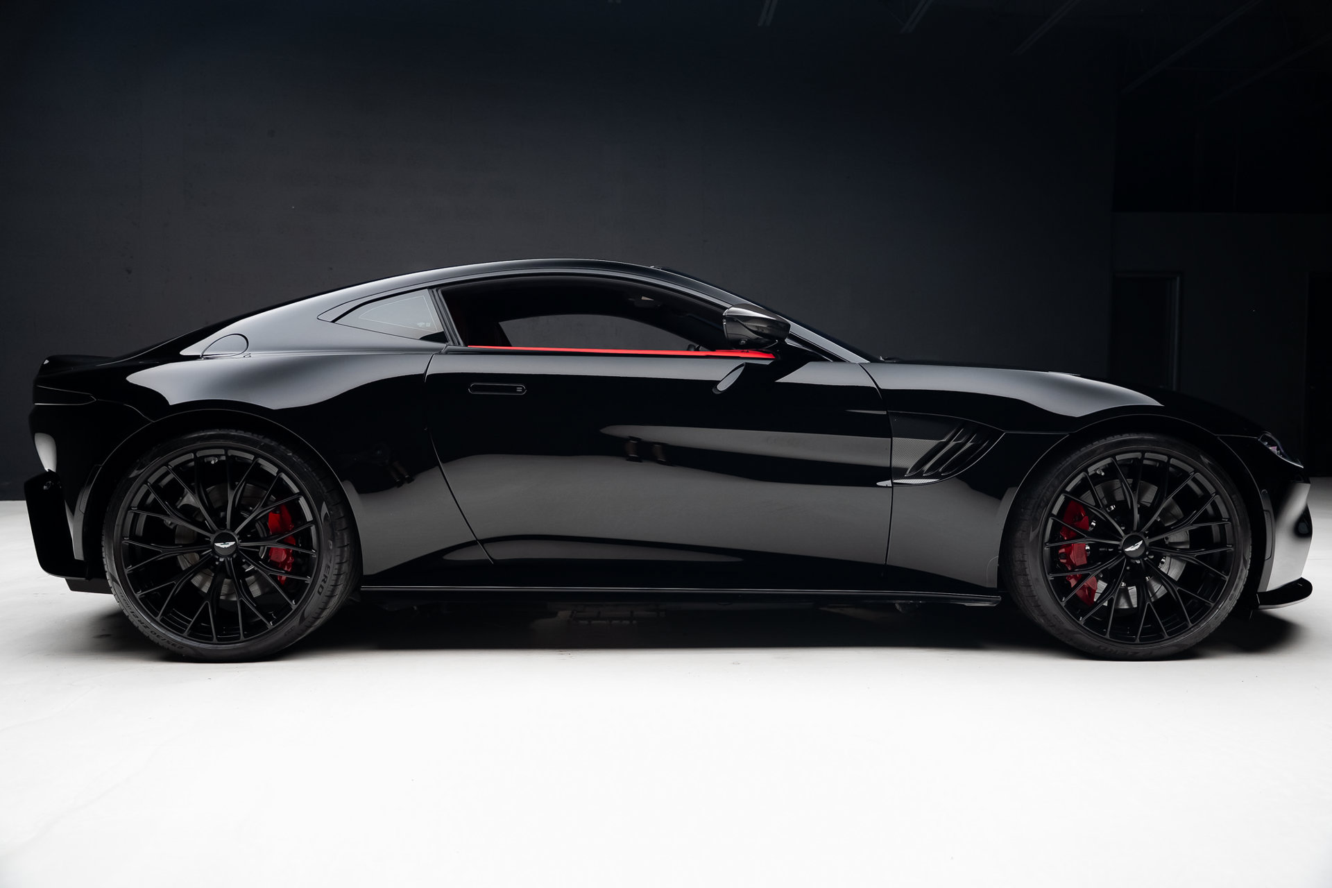 2022 Aston Martin Vantage