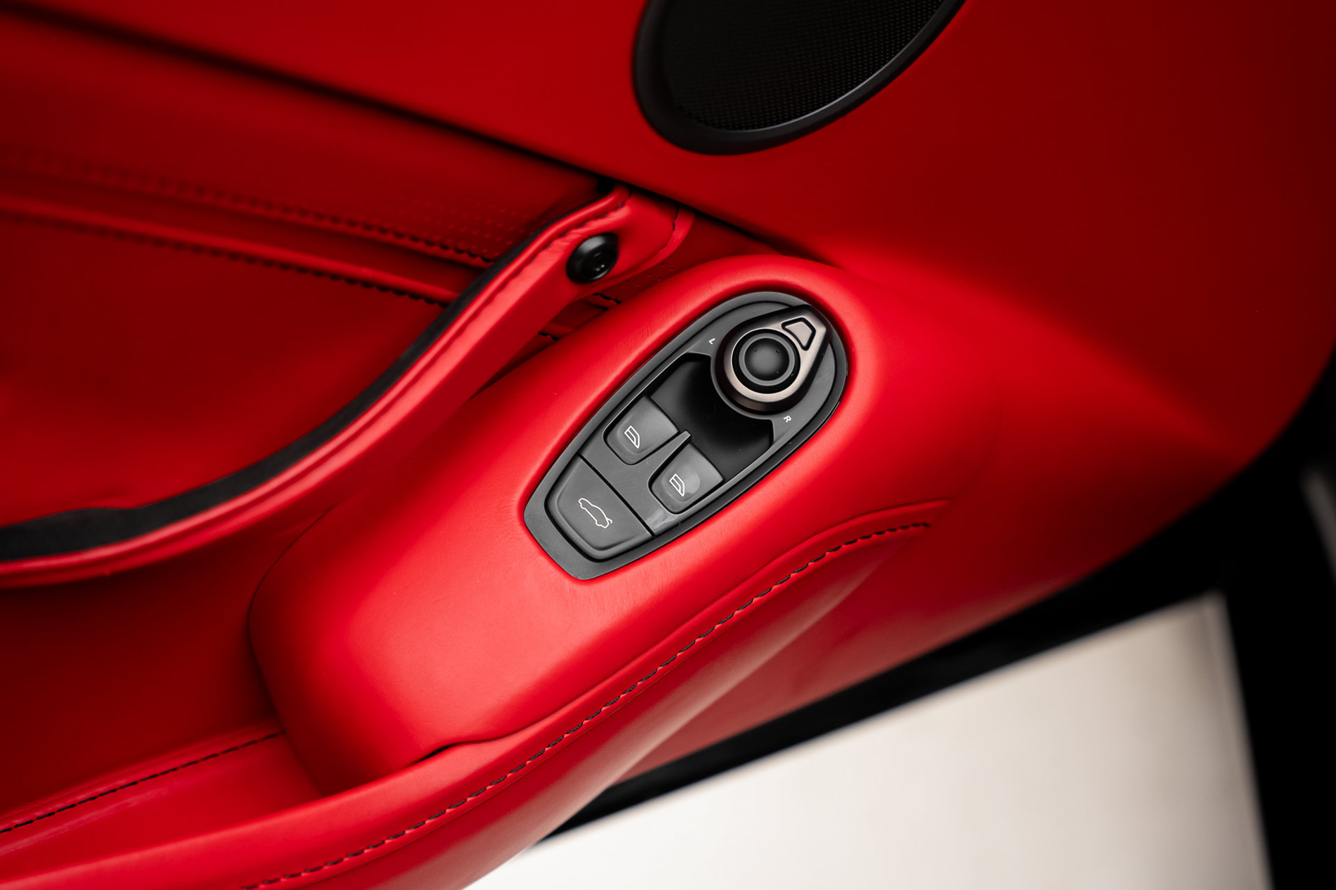 2022 Aston Martin Vantage