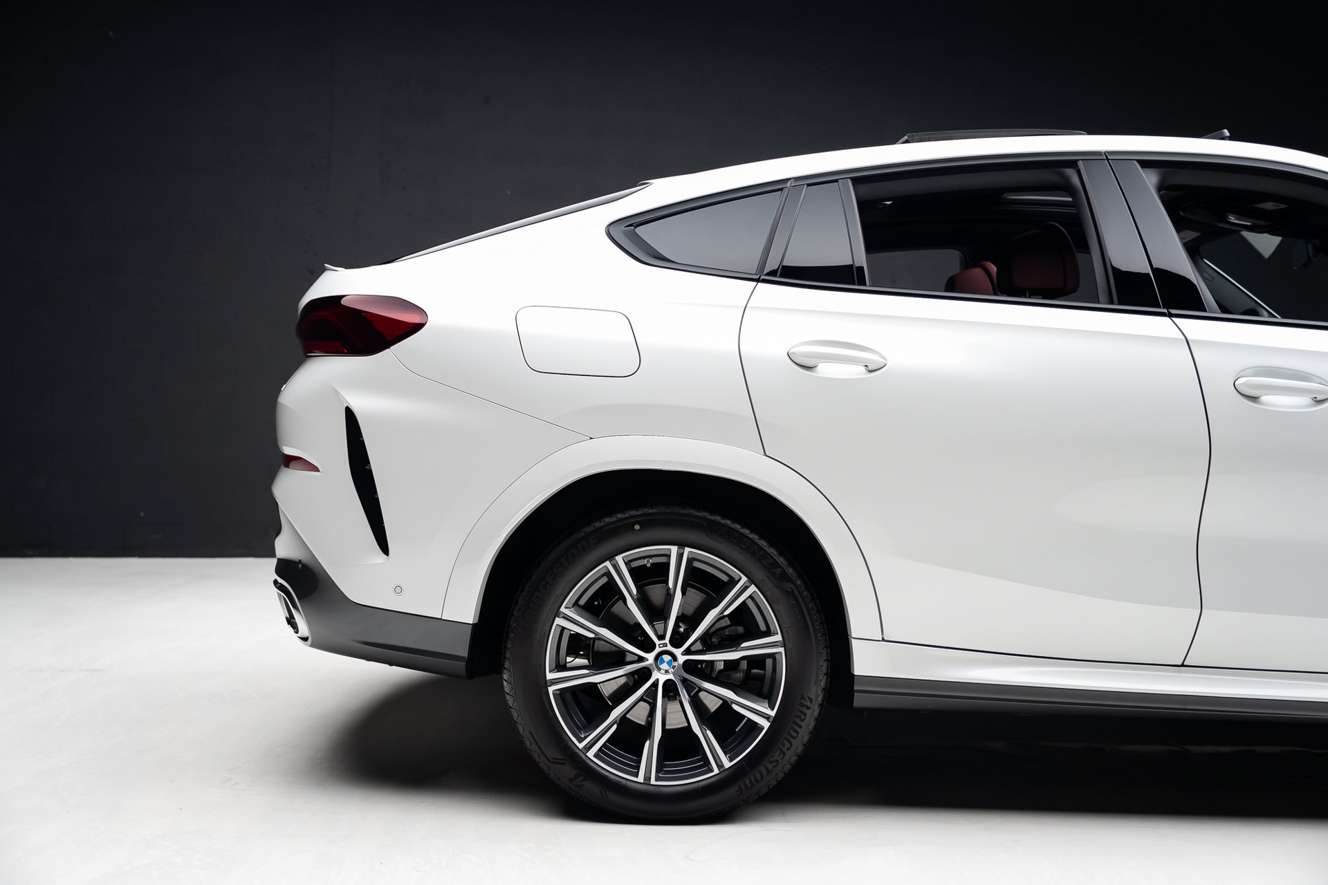 2027 BMW X6 xDrive40i