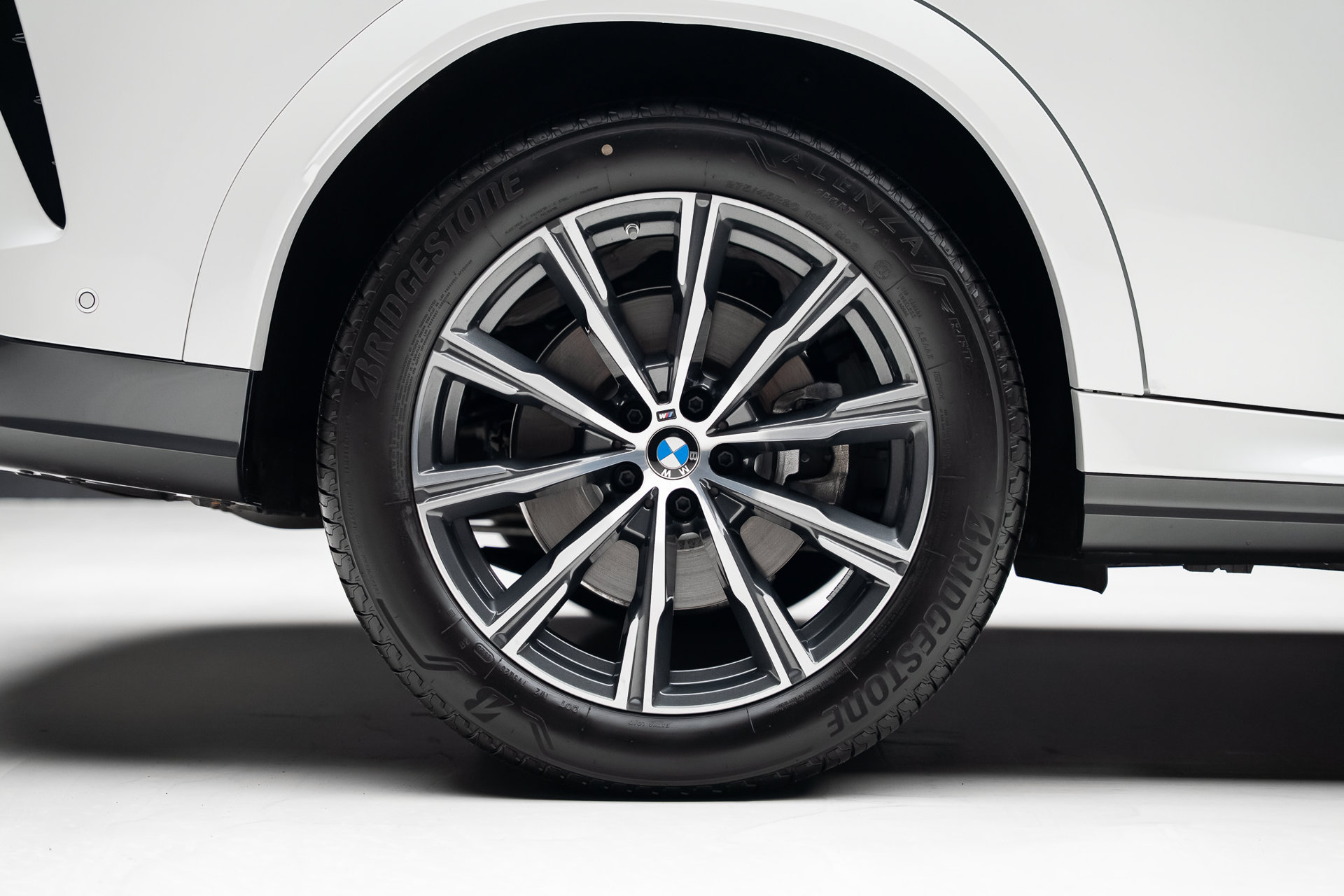 2027 BMW X6 xDrive40i