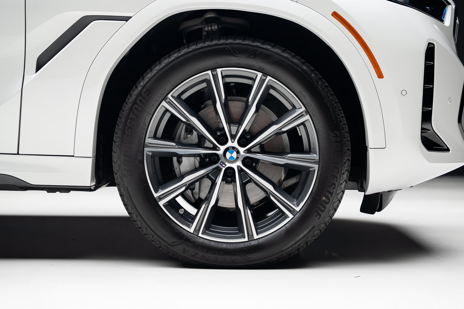 2027 BMW X6 xDrive40i