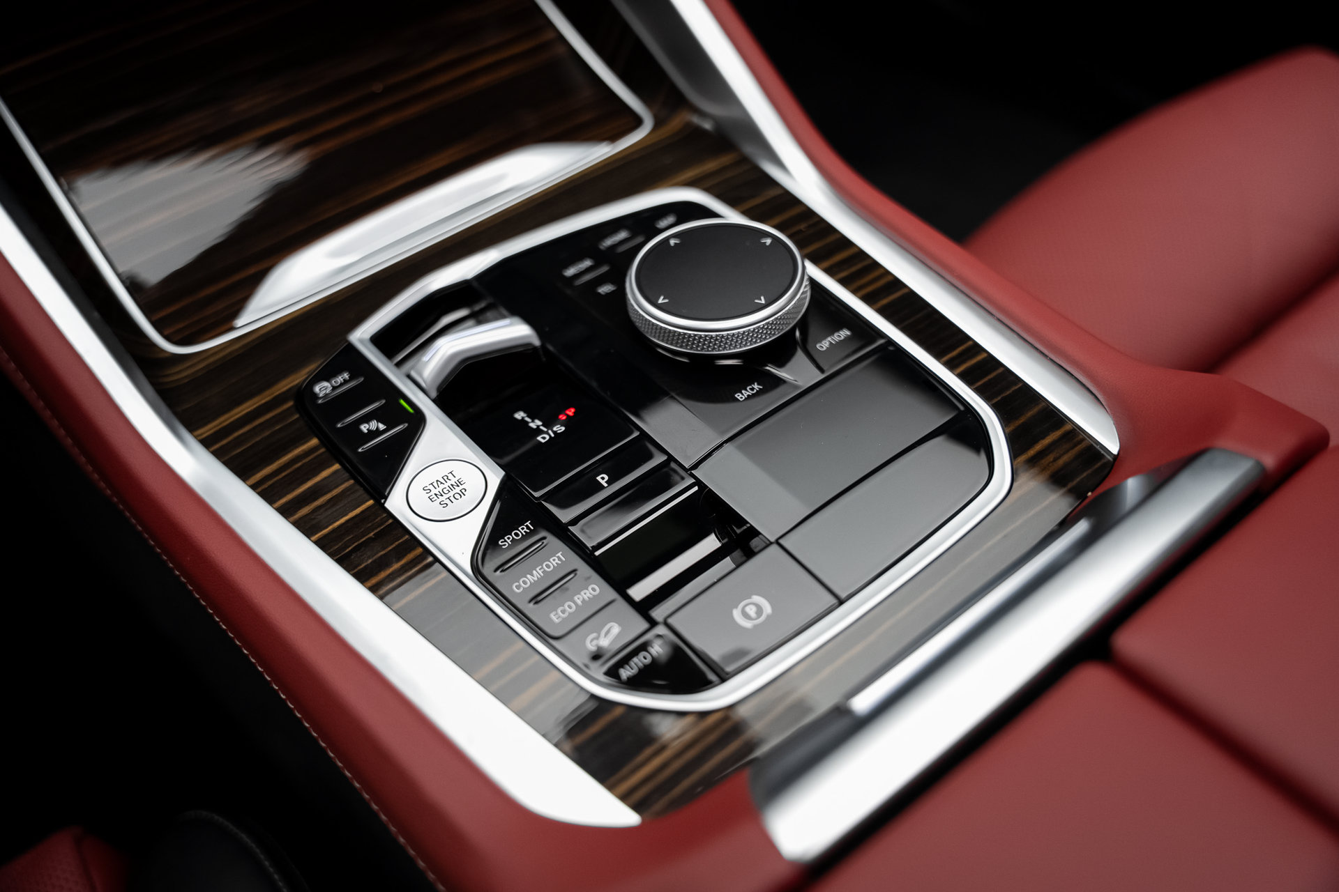 2027 BMW X6 xDrive40i