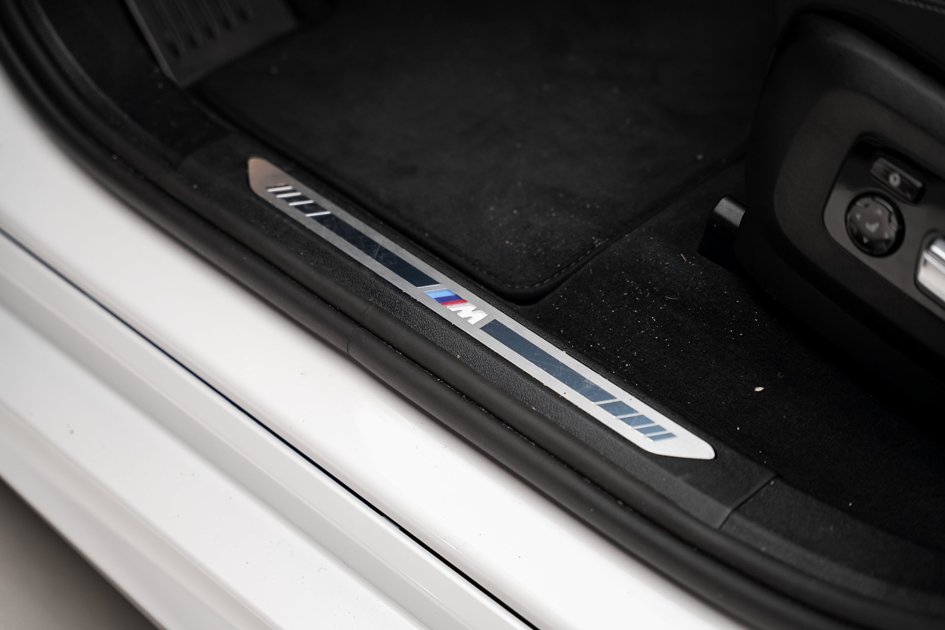 2027 BMW X6 xDrive40i