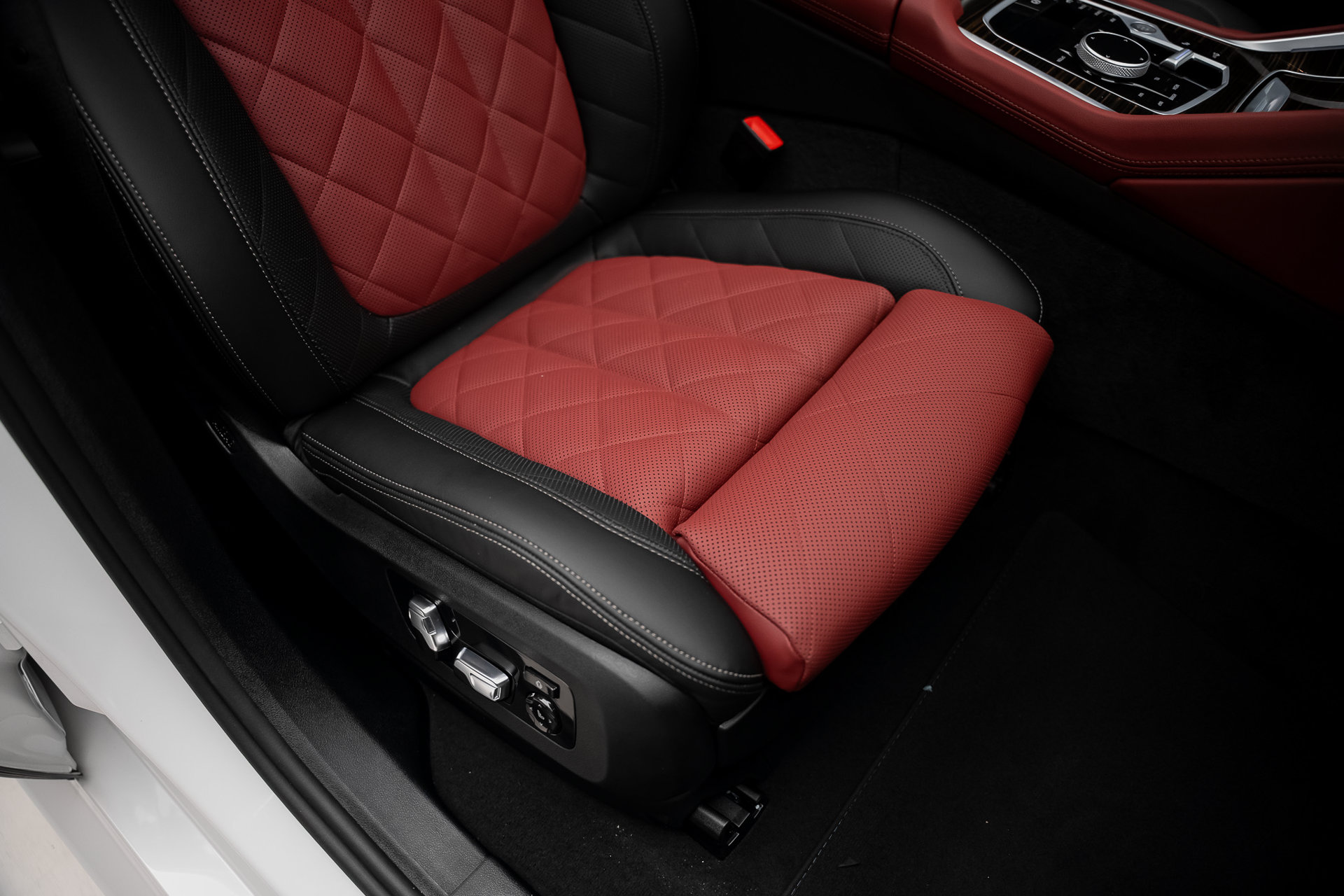 2027 BMW X6 xDrive40i