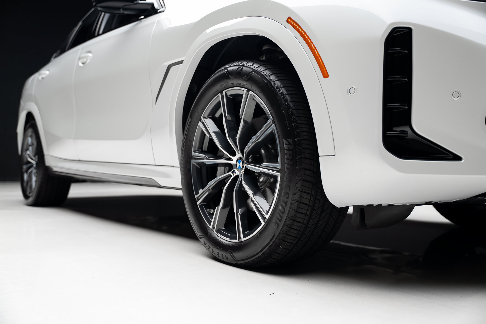 2027 BMW X6 xDrive40i