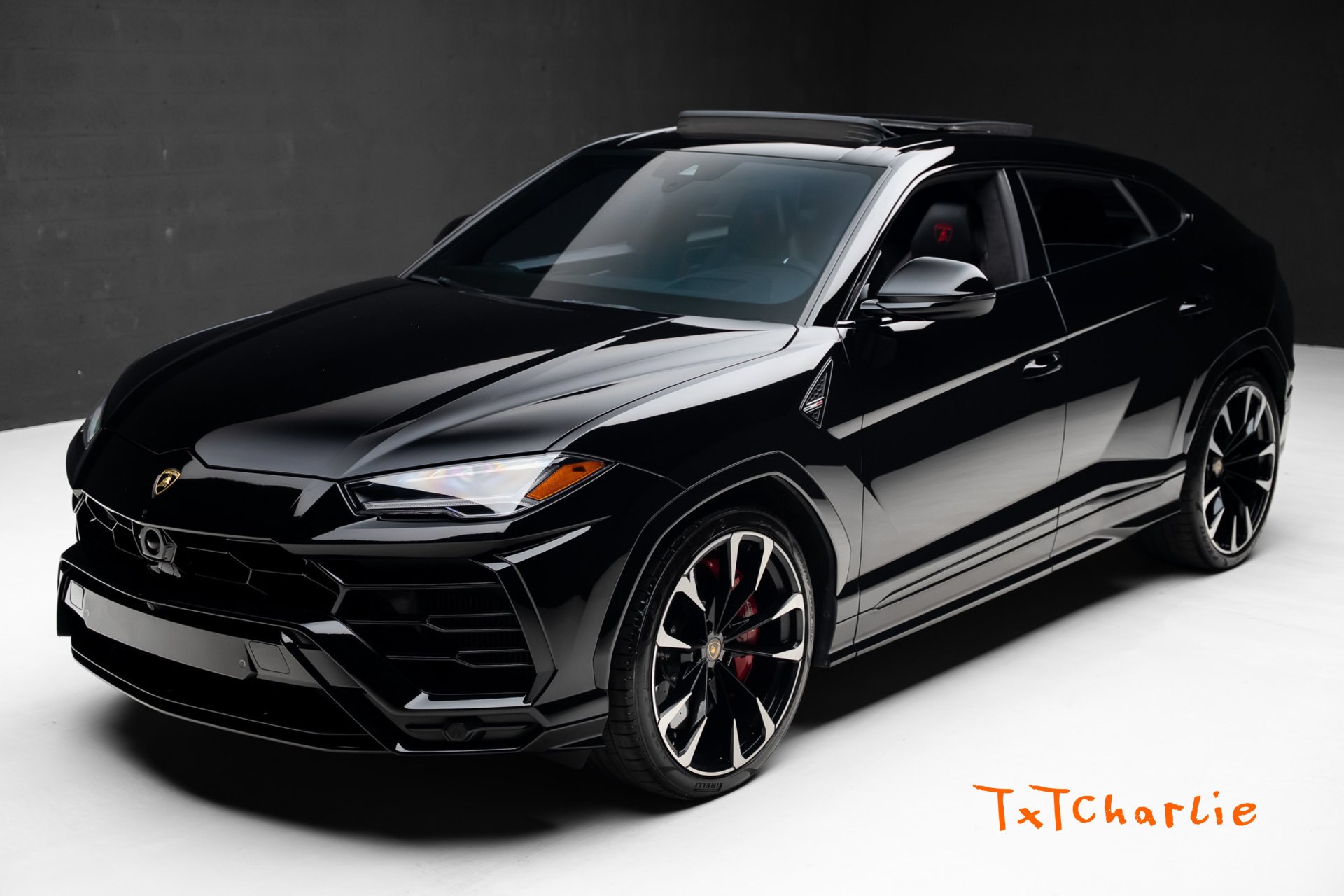 2022 Lamborghini Urus Graphite Capsule