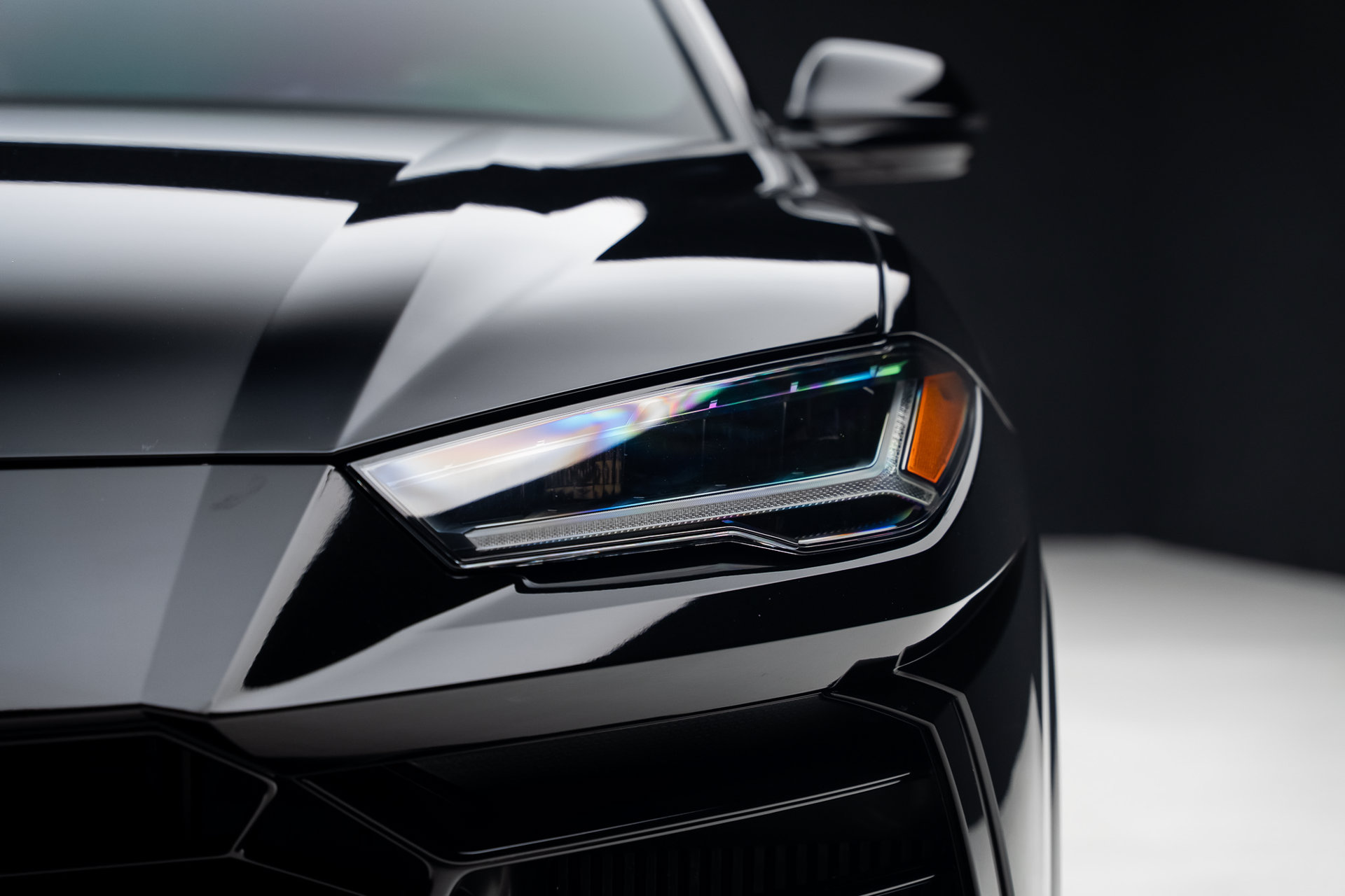 2022 Lamborghini Urus Graphite Capsule