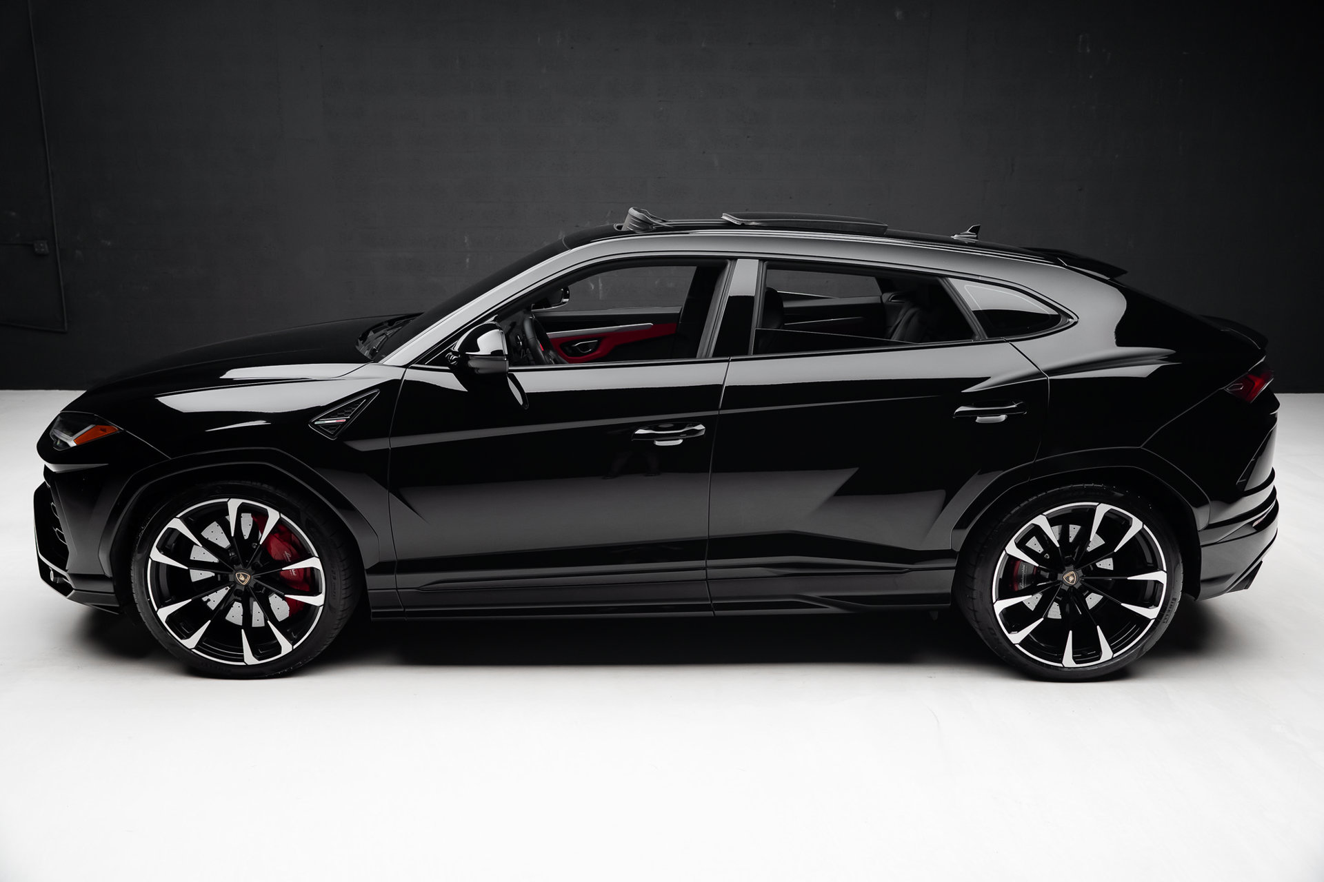 2022 Lamborghini Urus Graphite Capsule