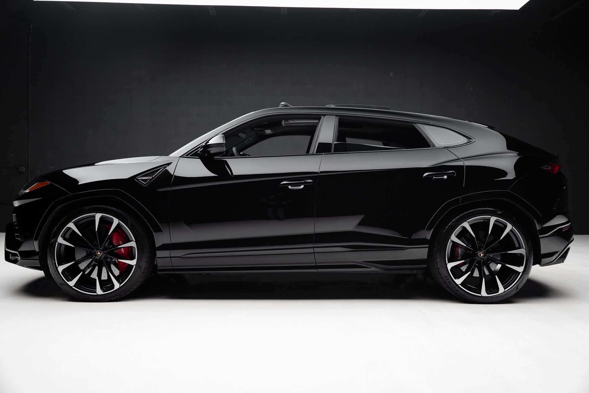 2022 Lamborghini Urus Graphite Capsule
