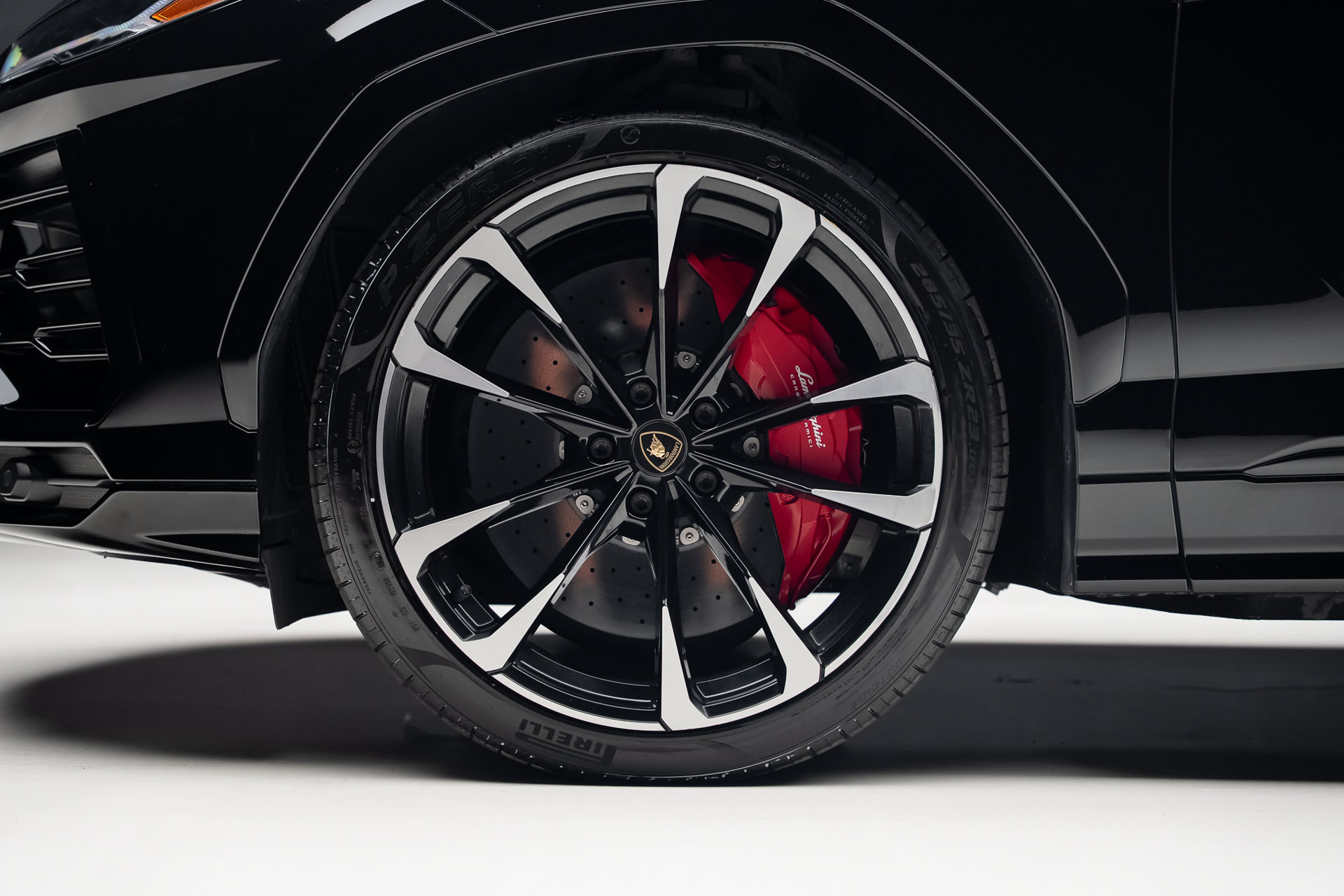 2022 Lamborghini Urus Graphite Capsule