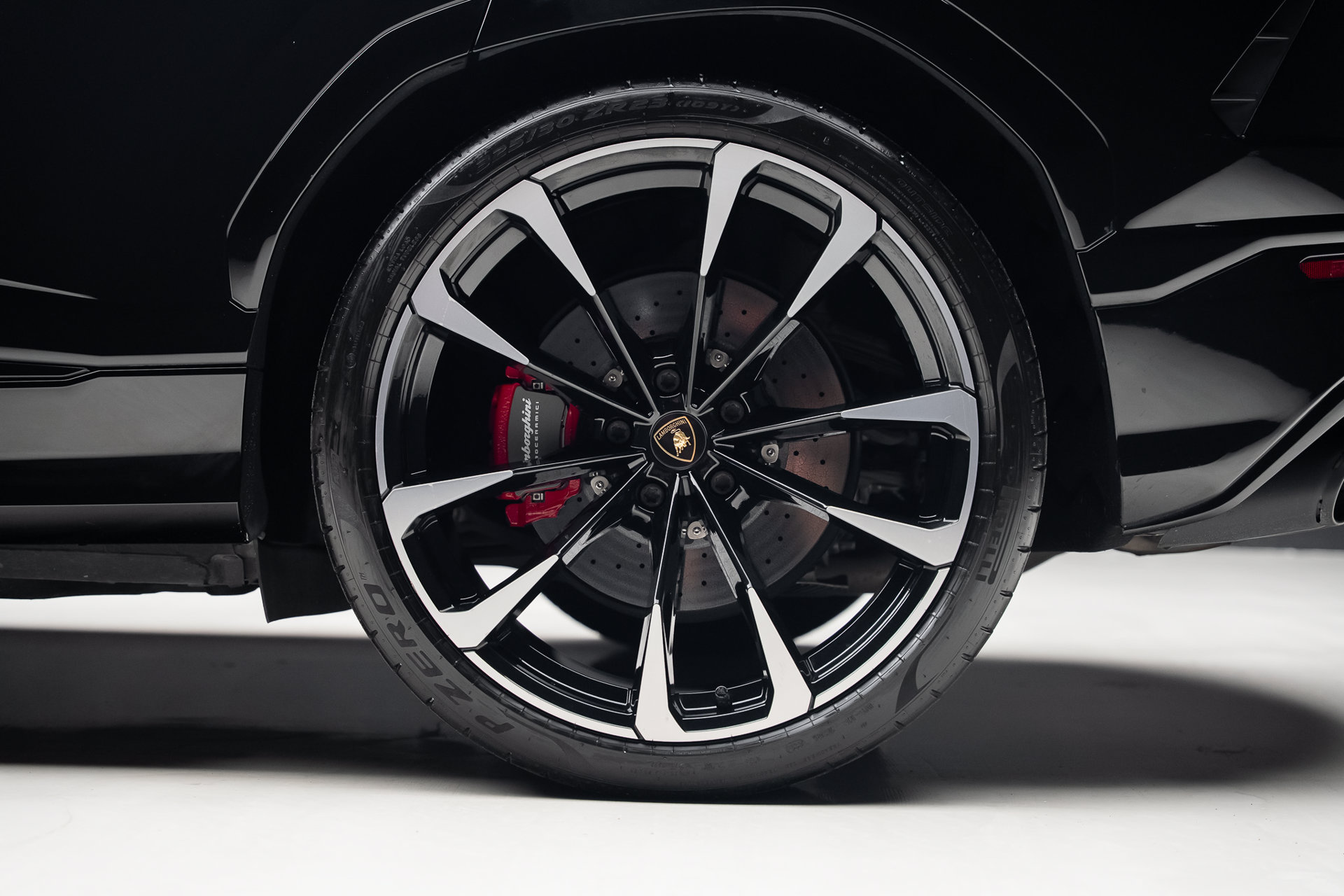 2022 Lamborghini Urus Graphite Capsule