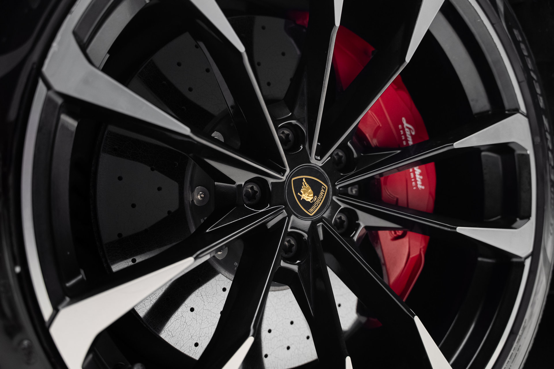 2022 Lamborghini Urus Graphite Capsule