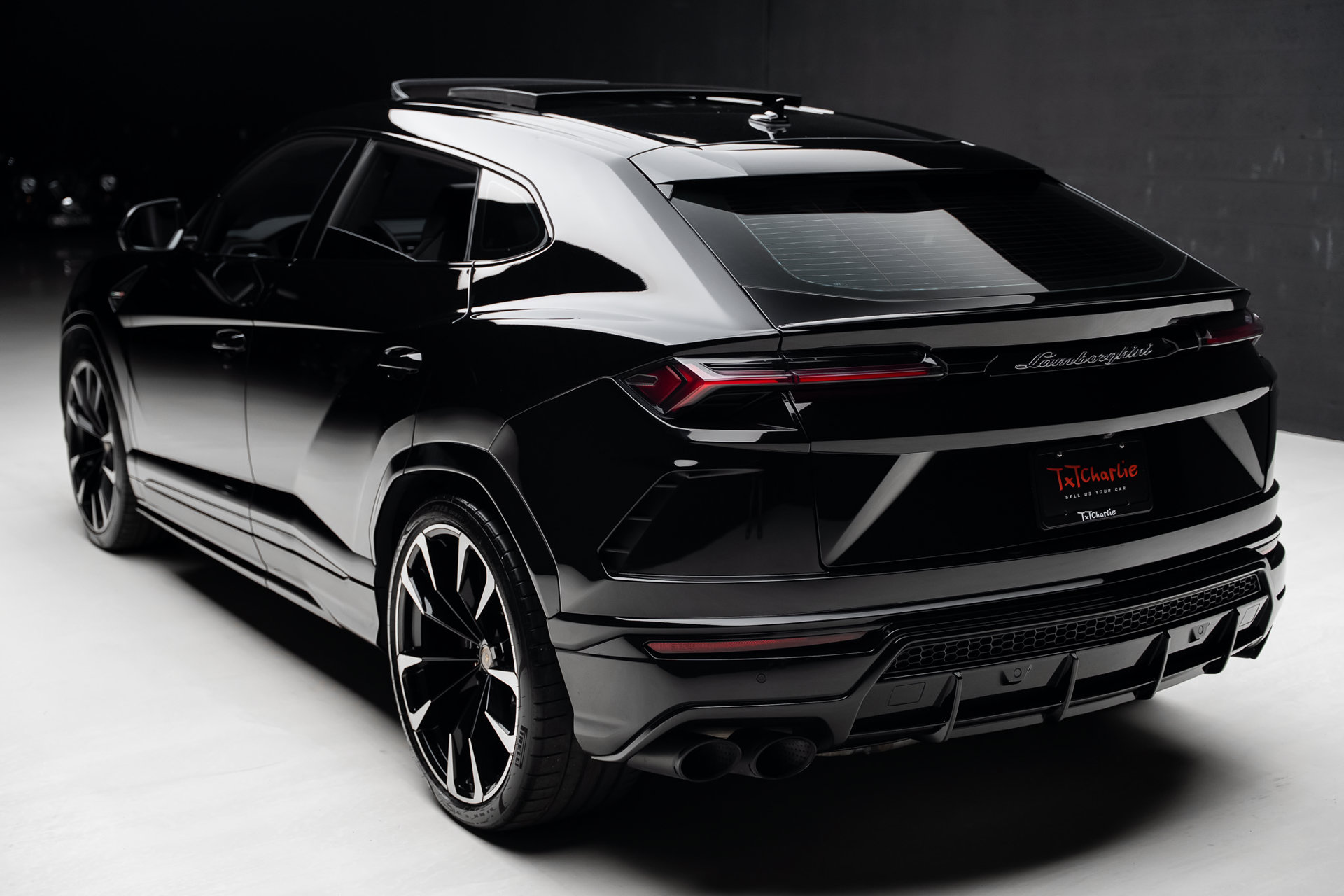 2022 Lamborghini Urus Graphite Capsule