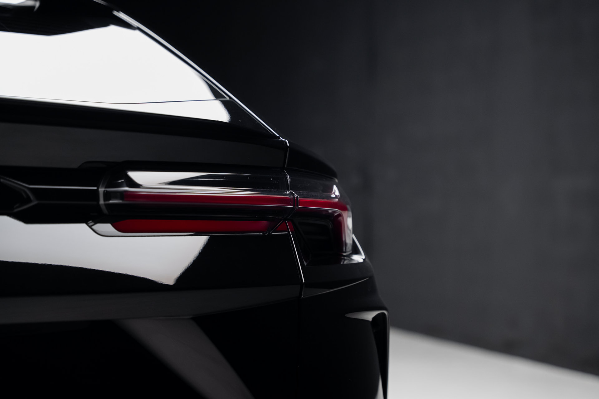 2022 Lamborghini Urus Graphite Capsule