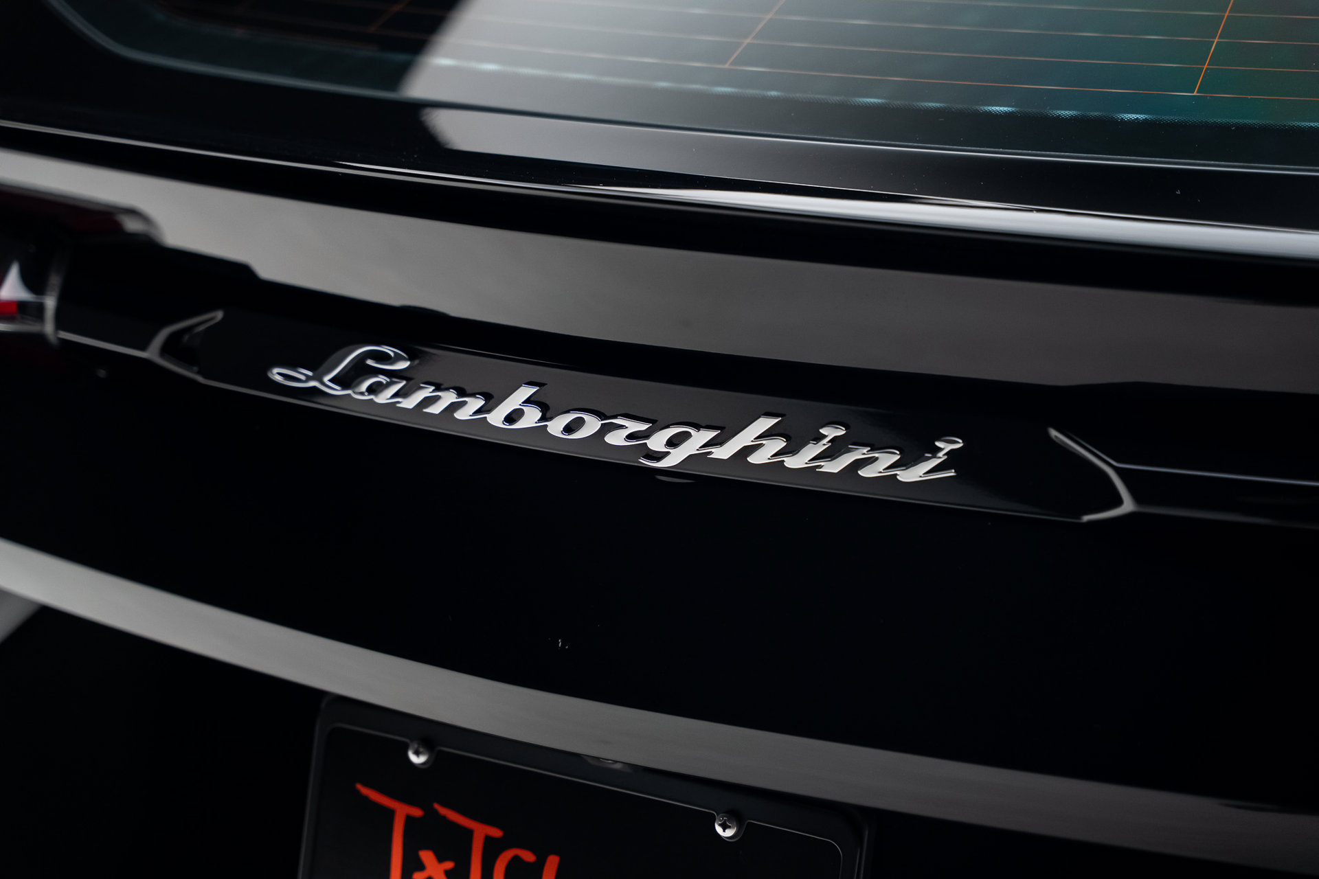 2022 Lamborghini Urus Graphite Capsule