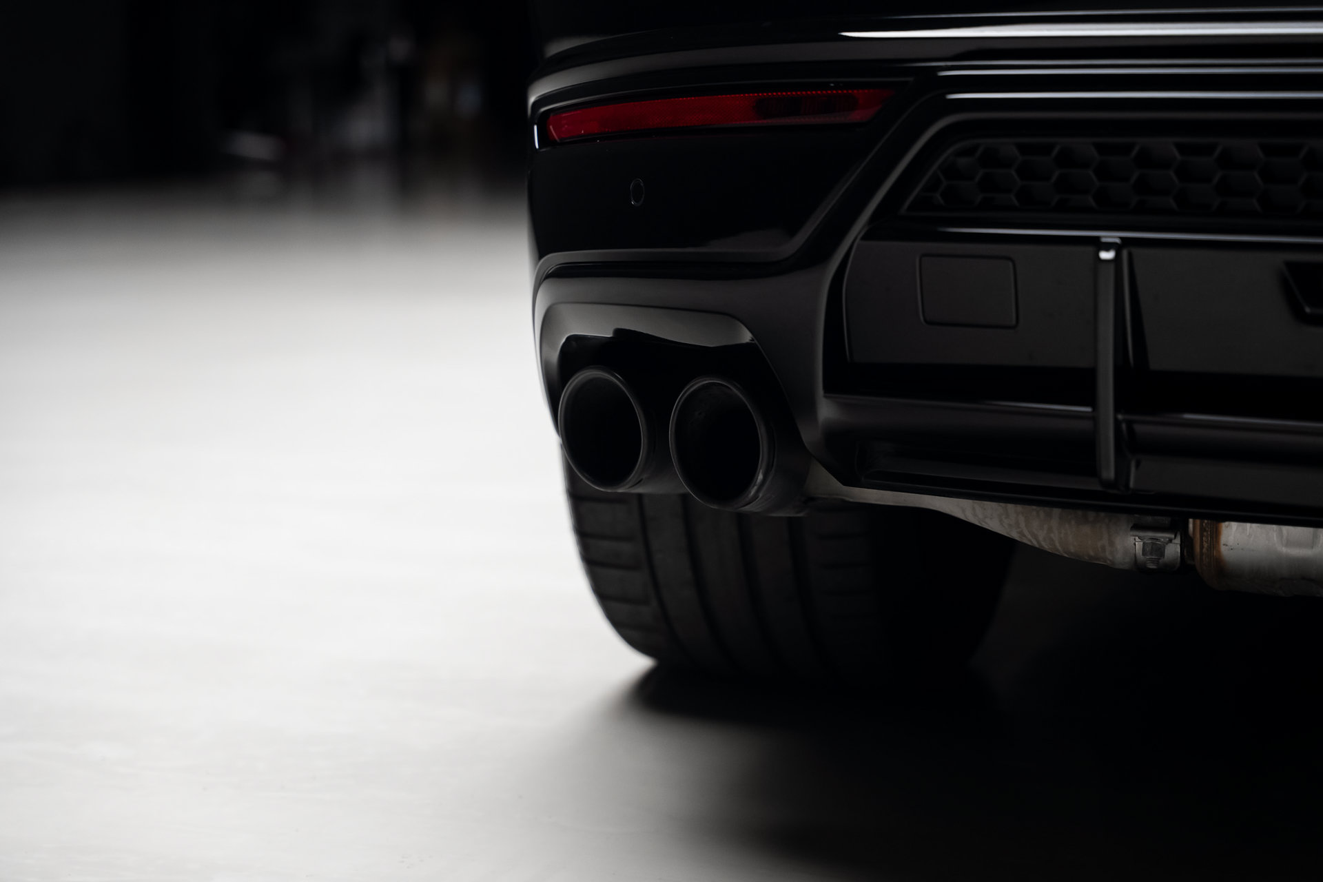 2022 Lamborghini Urus Graphite Capsule