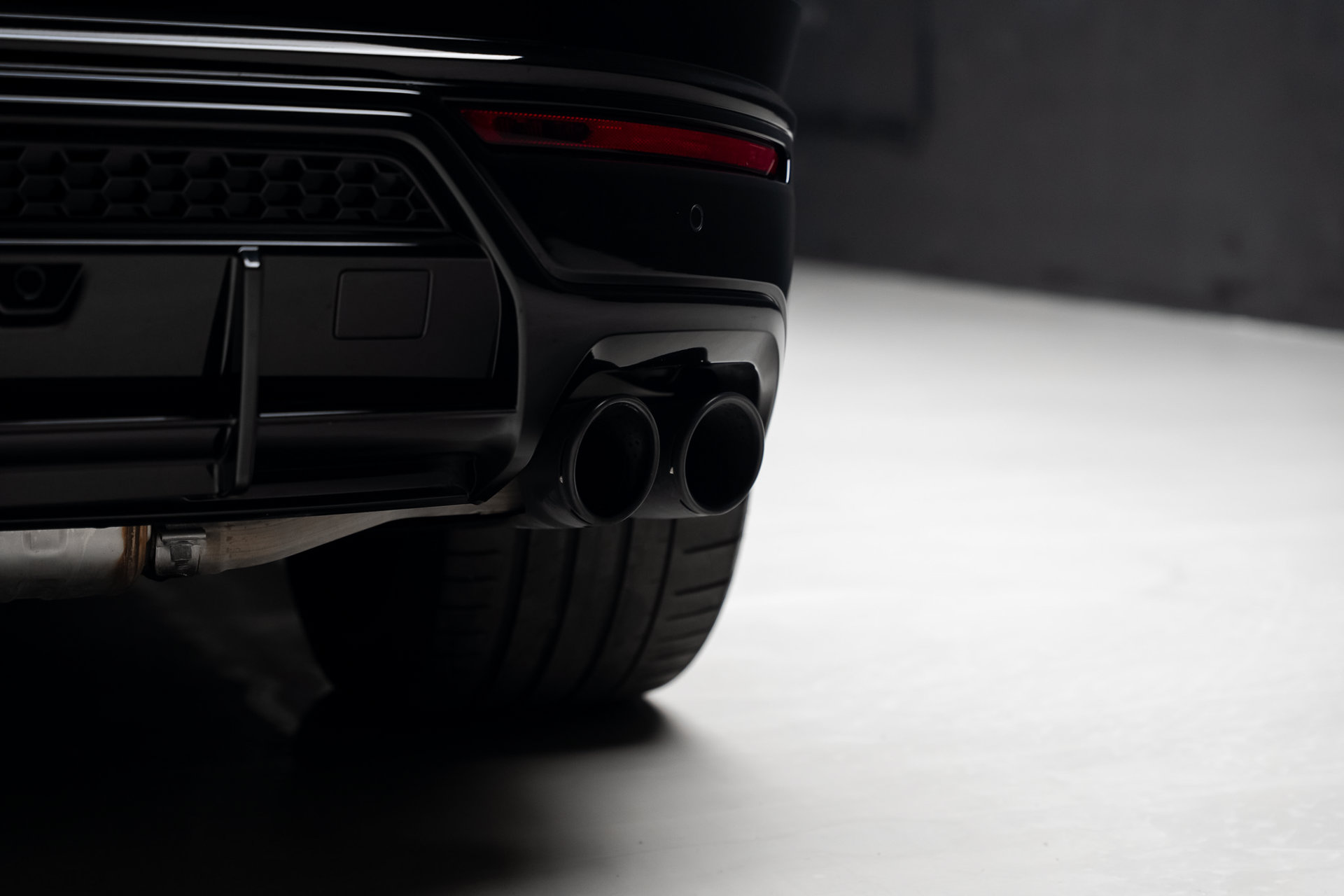 2022 Lamborghini Urus Graphite Capsule