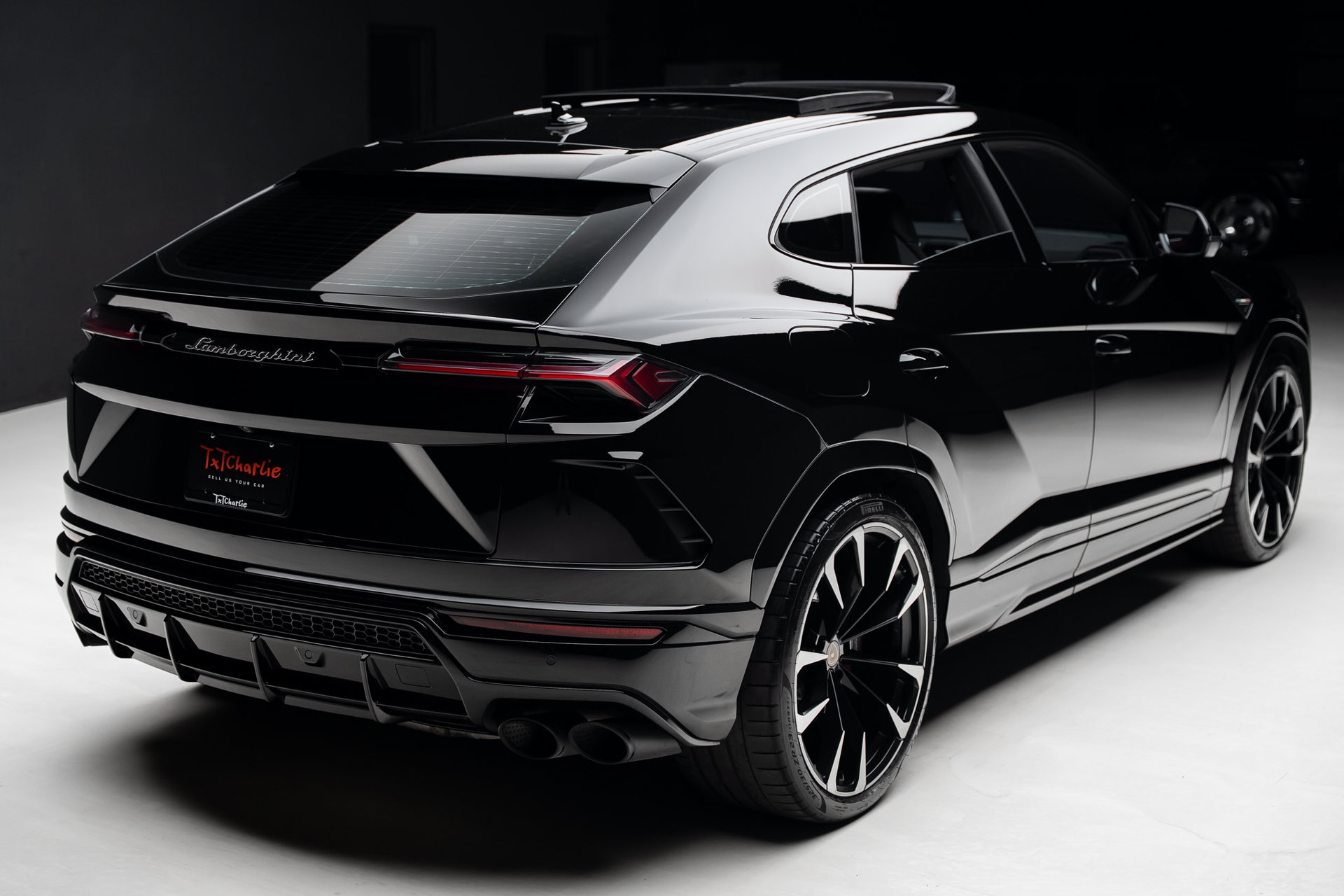 2022 Lamborghini Urus Graphite Capsule