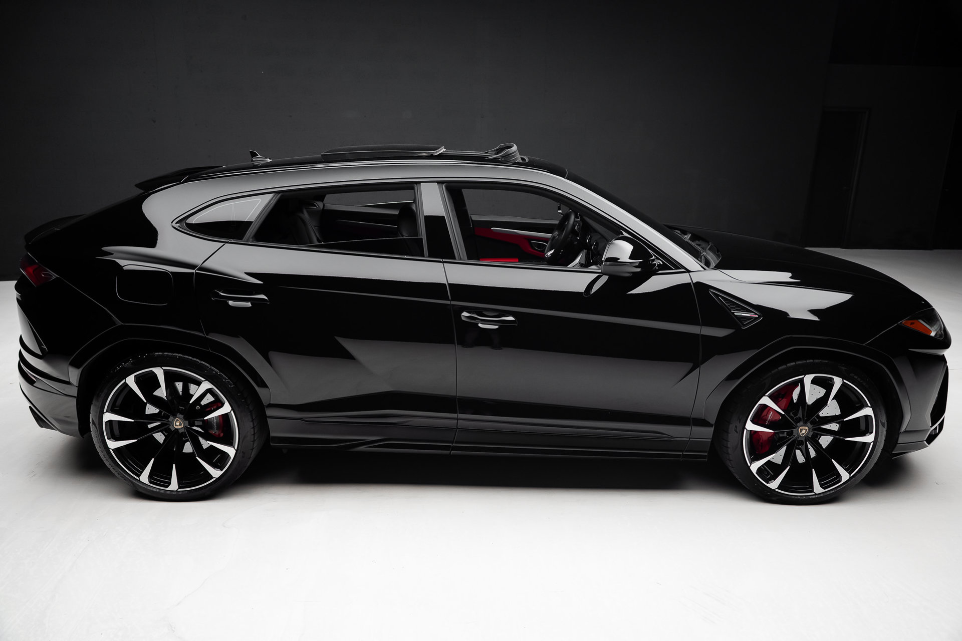 2022 Lamborghini Urus Graphite Capsule