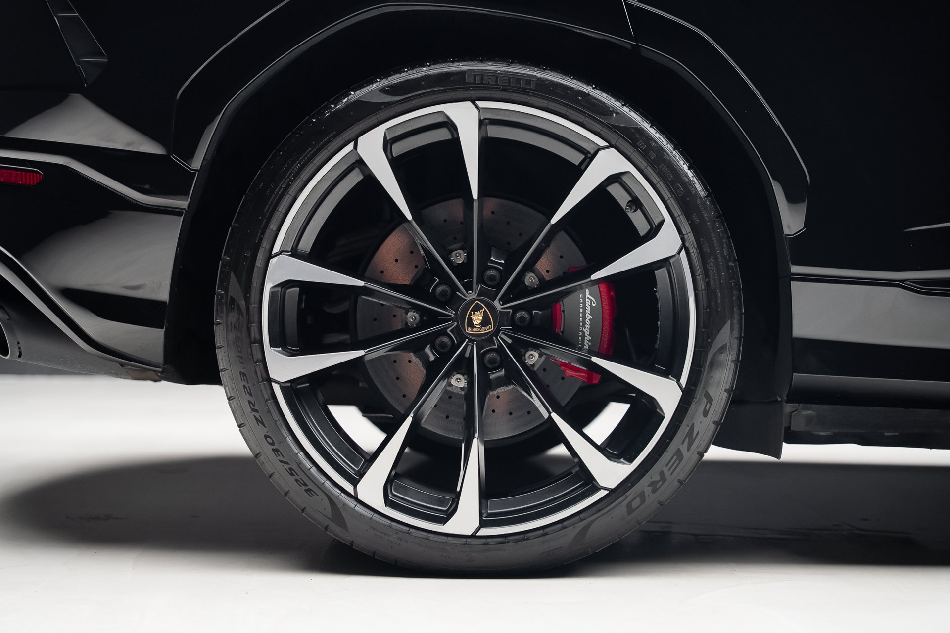 2022 Lamborghini Urus Graphite Capsule
