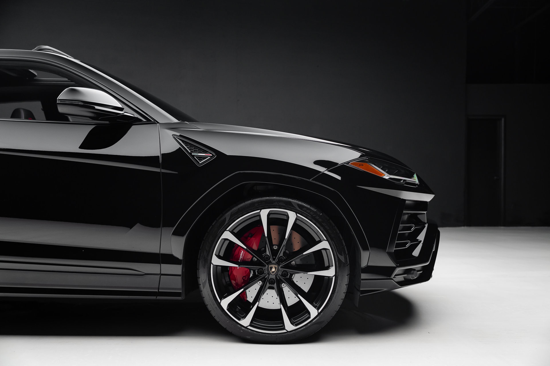2022 Lamborghini Urus Graphite Capsule