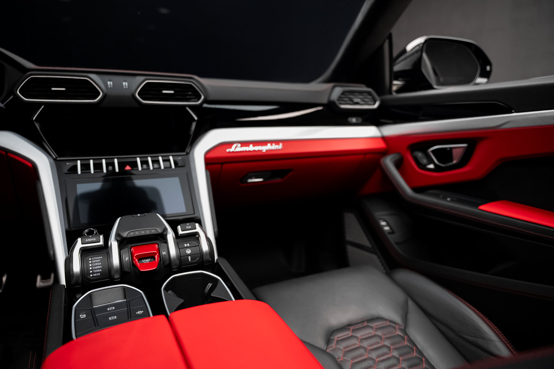 2022 Lamborghini Urus Graphite Capsule