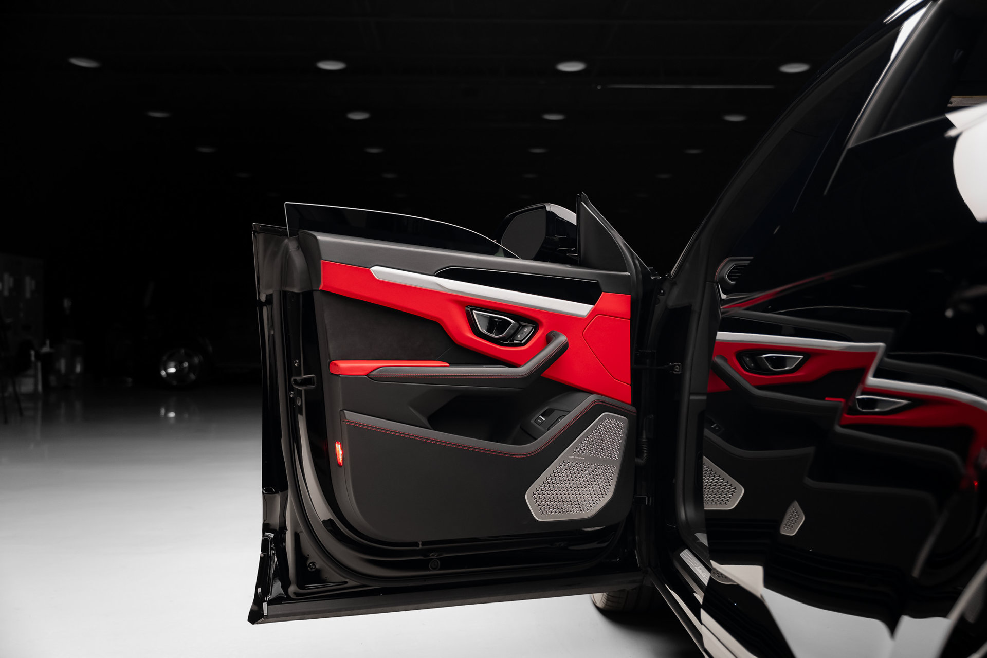 2022 Lamborghini Urus Graphite Capsule
