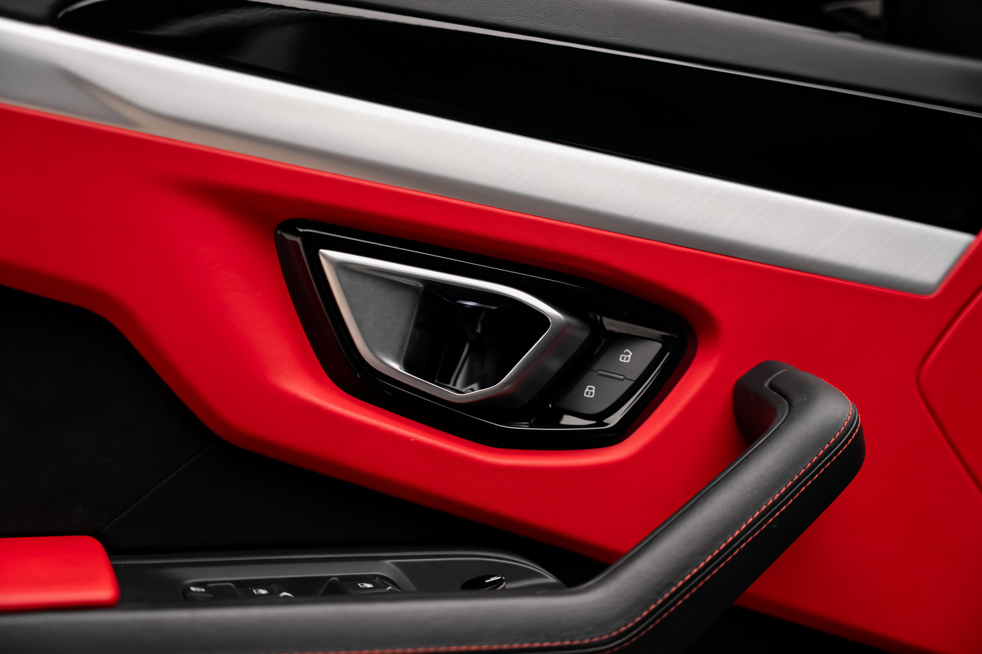 2022 Lamborghini Urus Graphite Capsule