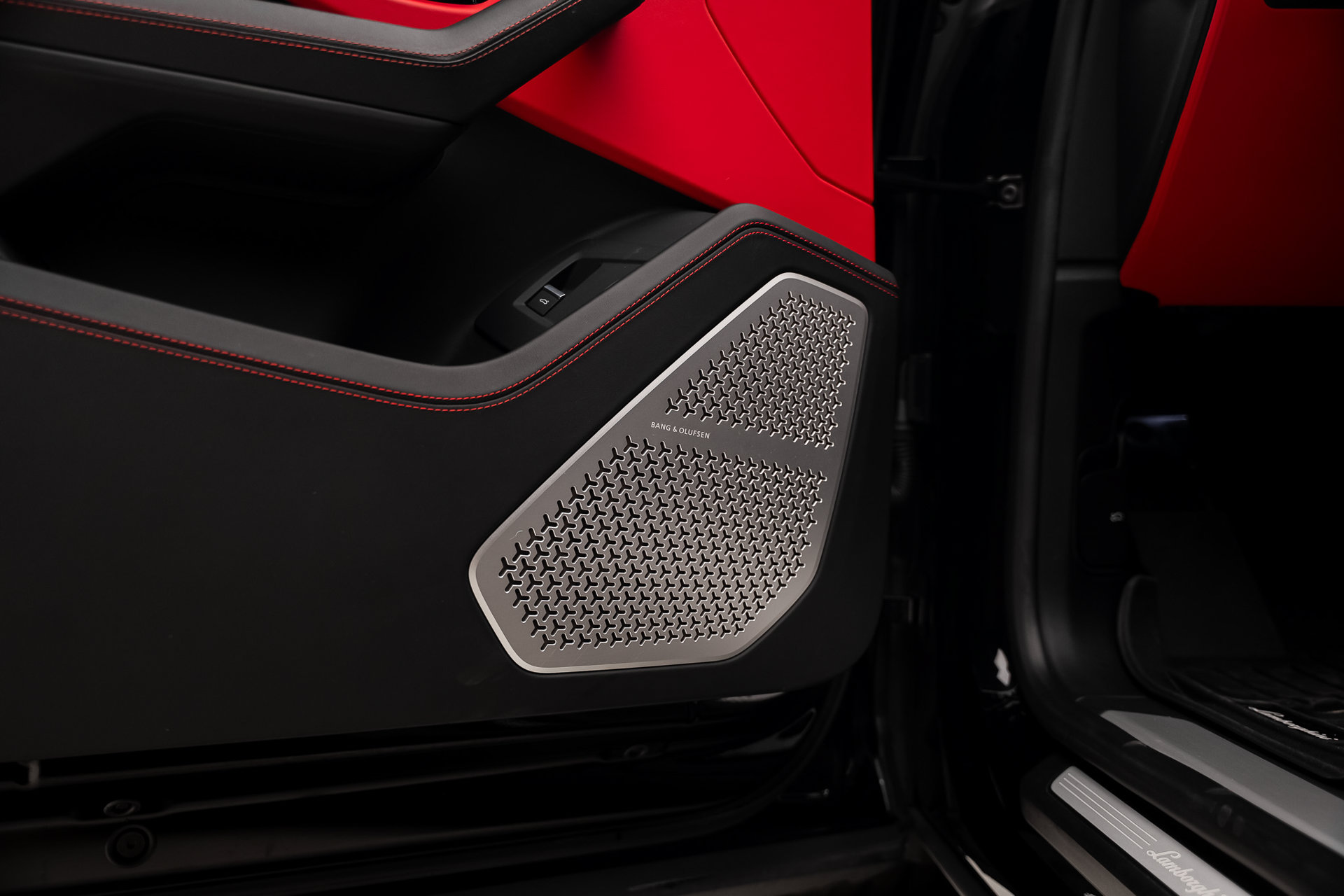 2022 Lamborghini Urus Graphite Capsule