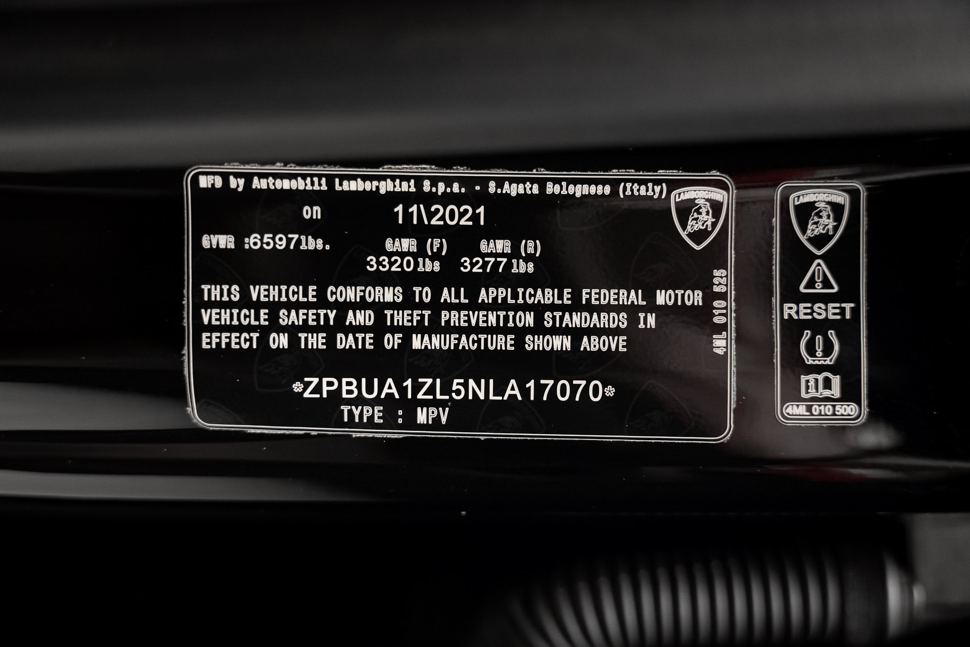 2022 Lamborghini Urus Graphite Capsule