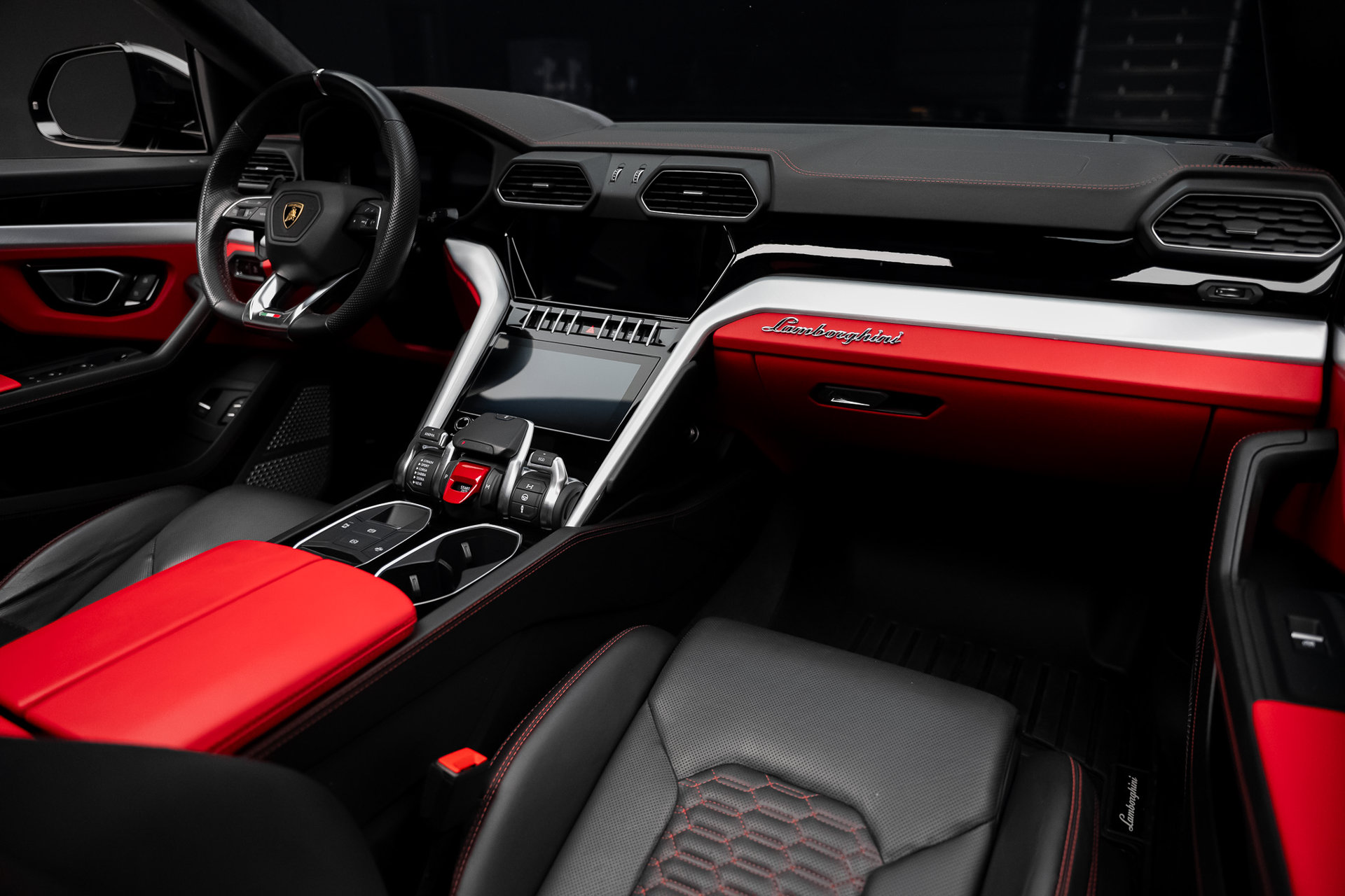 2022 Lamborghini Urus Graphite Capsule