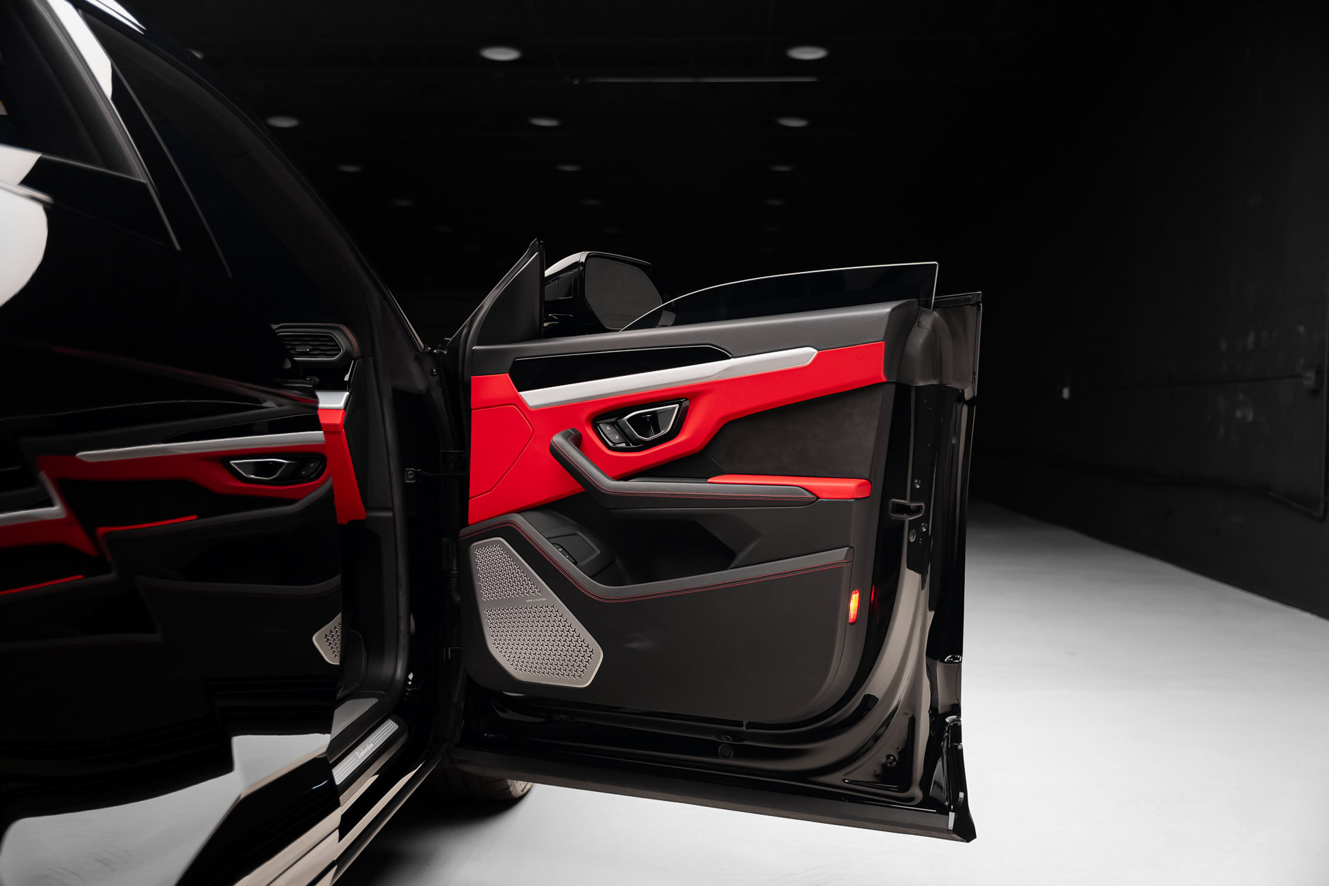 2022 Lamborghini Urus Graphite Capsule
