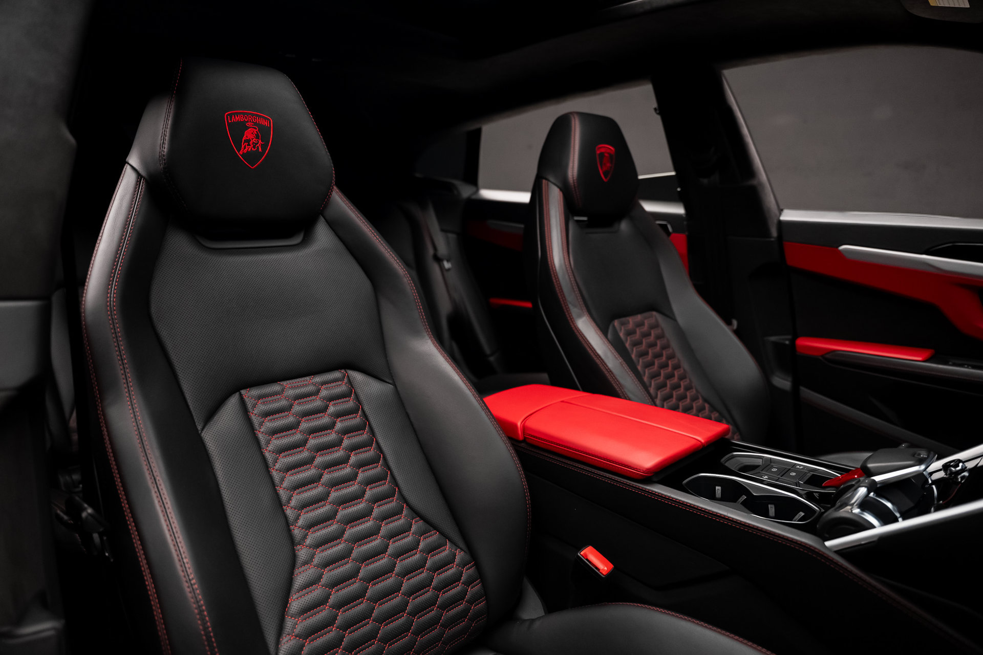 2022 Lamborghini Urus Graphite Capsule