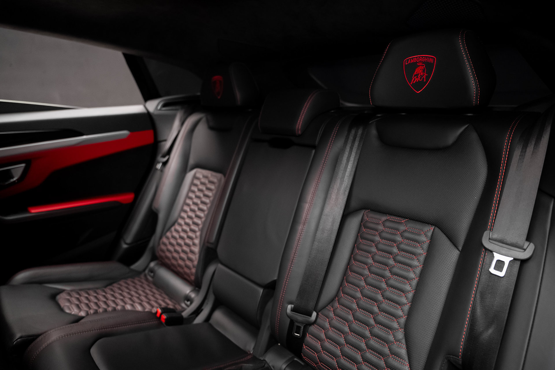 2022 Lamborghini Urus Graphite Capsule