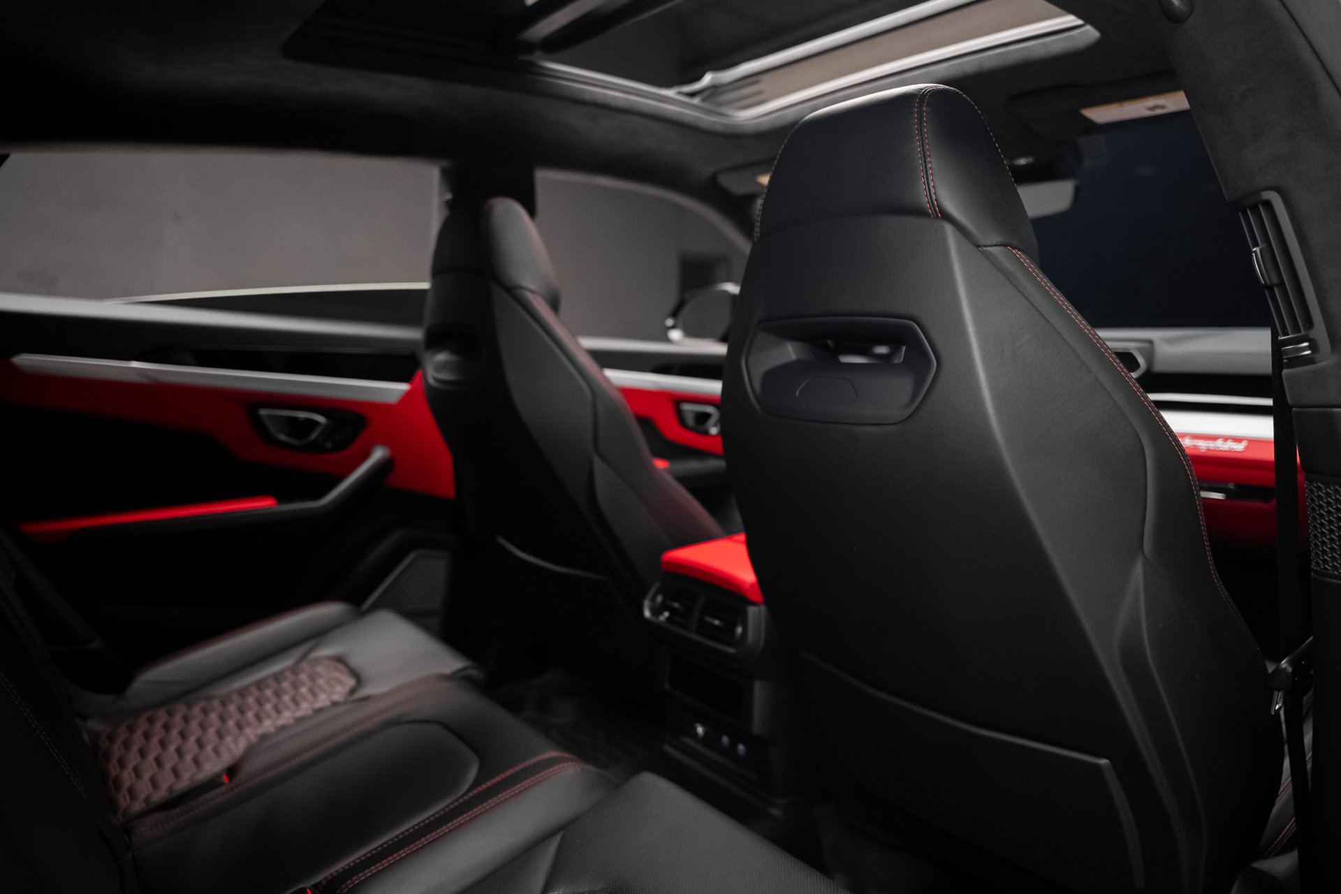 2022 Lamborghini Urus Graphite Capsule