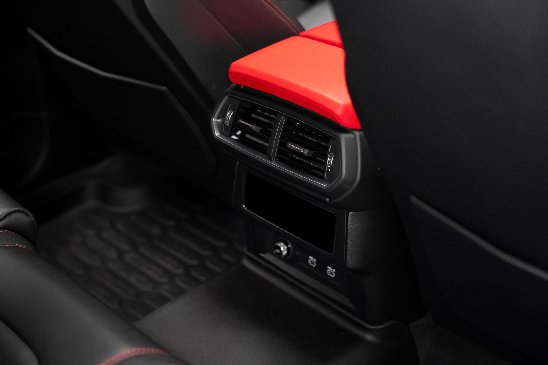 2022 Lamborghini Urus Graphite Capsule